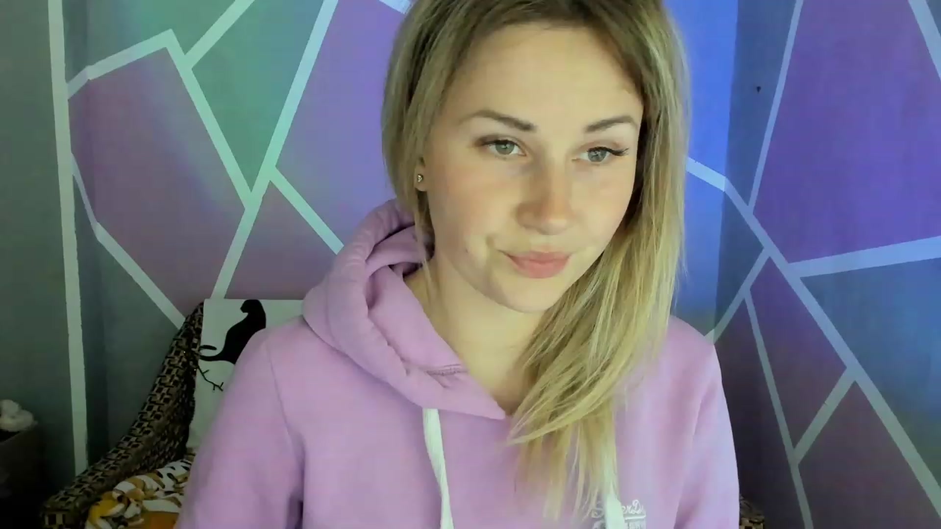 Gallery image thumbnail from Blondie_Star's myfreecams stream on, 05/17/2023, 19:57 image 9 of 20