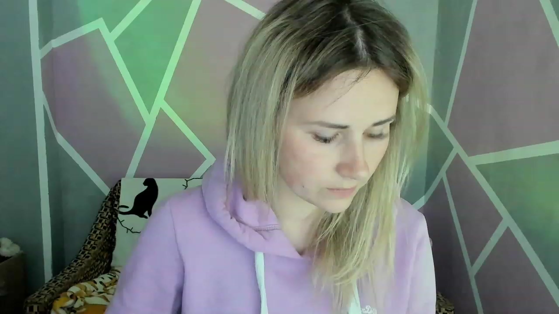Gallery image thumbnail from Blondie_Star's myfreecams stream on, 05/17/2023, 19:57 image 18 of 20