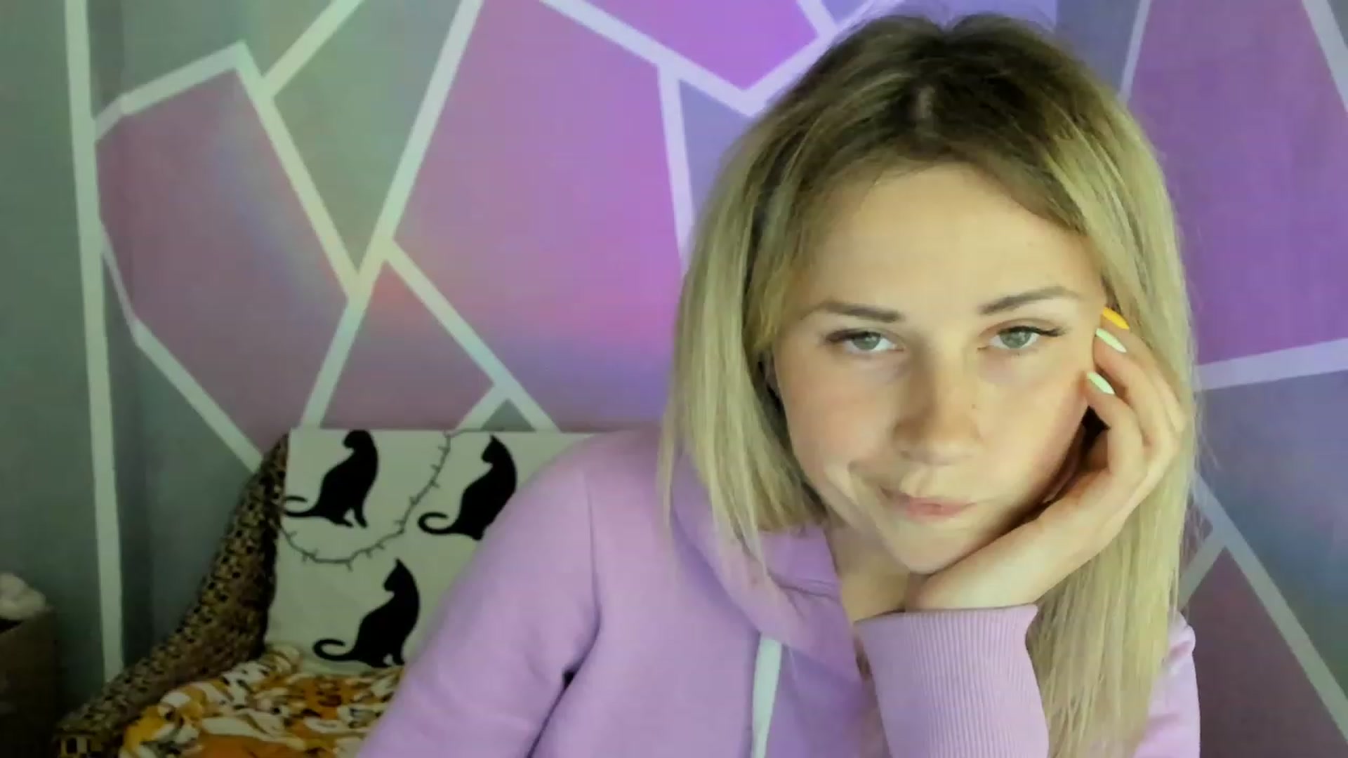 Gallery image thumbnail from Blondie_Star's myfreecams stream on, 05/17/2023, 19:57 image 19 of 20