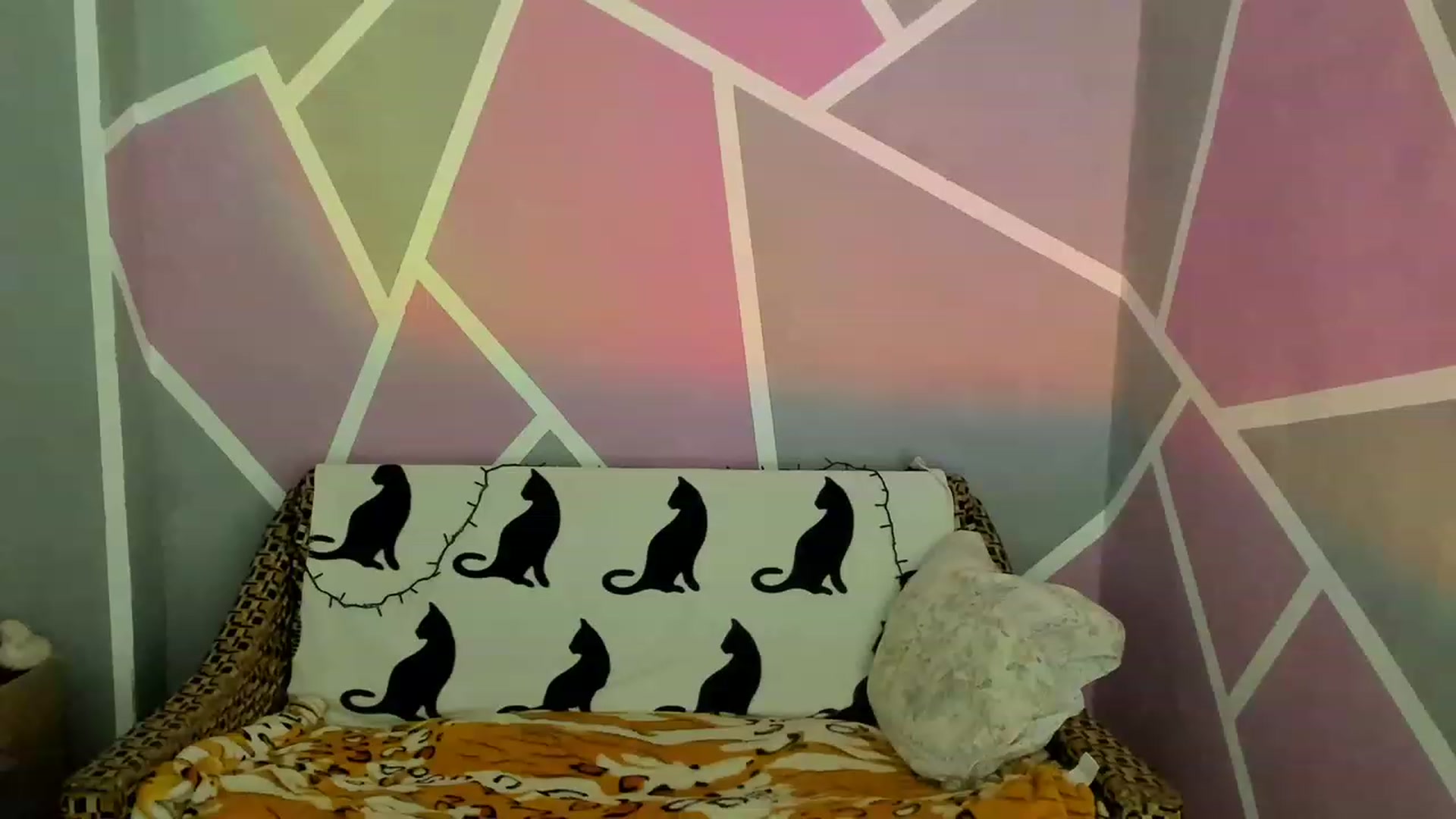 Gallery image thumbnail from Blondie_Star's myfreecams stream on, 05/17/2023, 19:57 image 17 of 20