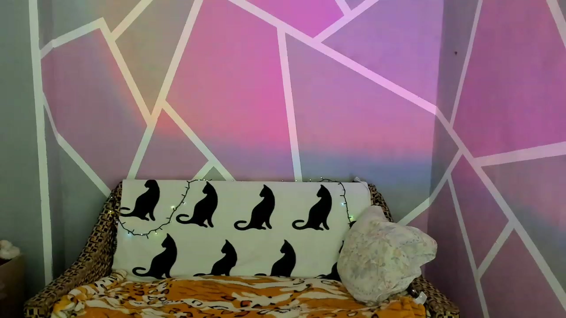 Gallery image thumbnail from Blondie_Star's myfreecams stream on, 05/17/2023, 19:57 image 2 of 20