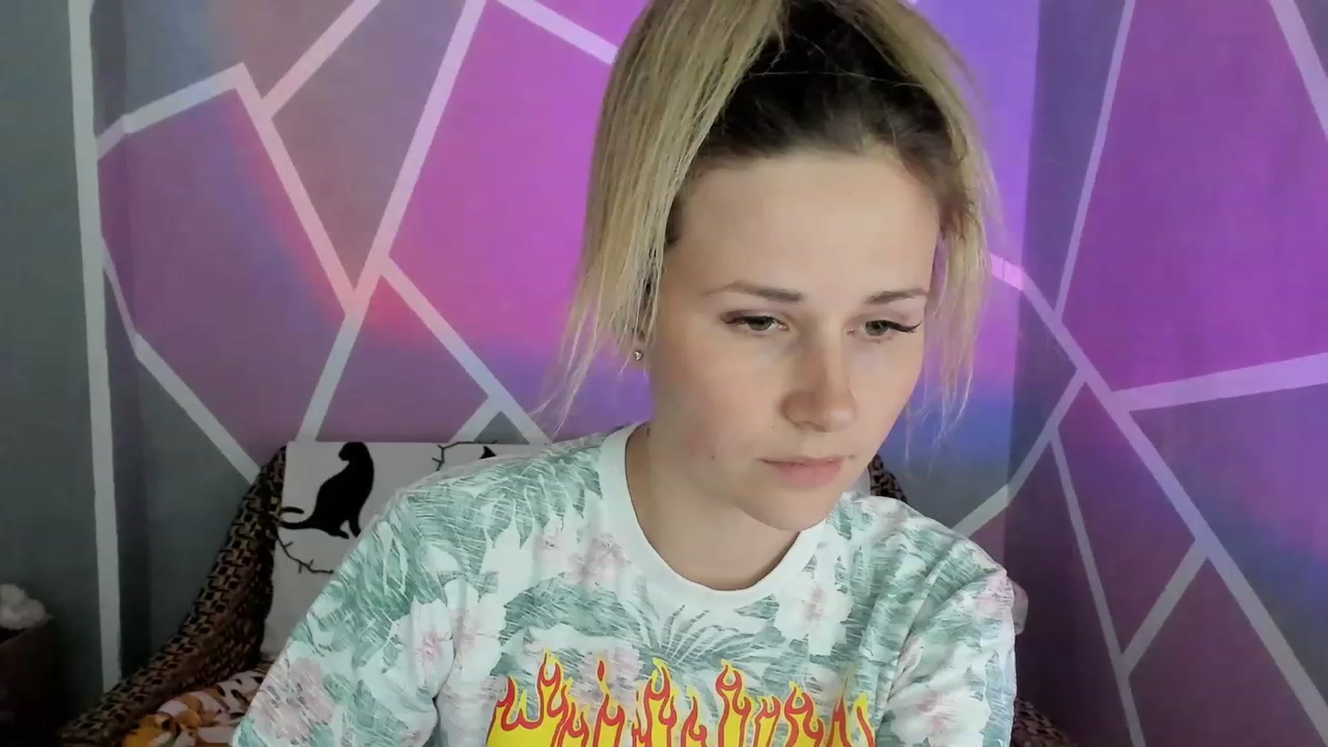 Gallery image thumbnail from Blondie_Star's myfreecams stream on, 05/18/2023, 16:38 image 3 of 20