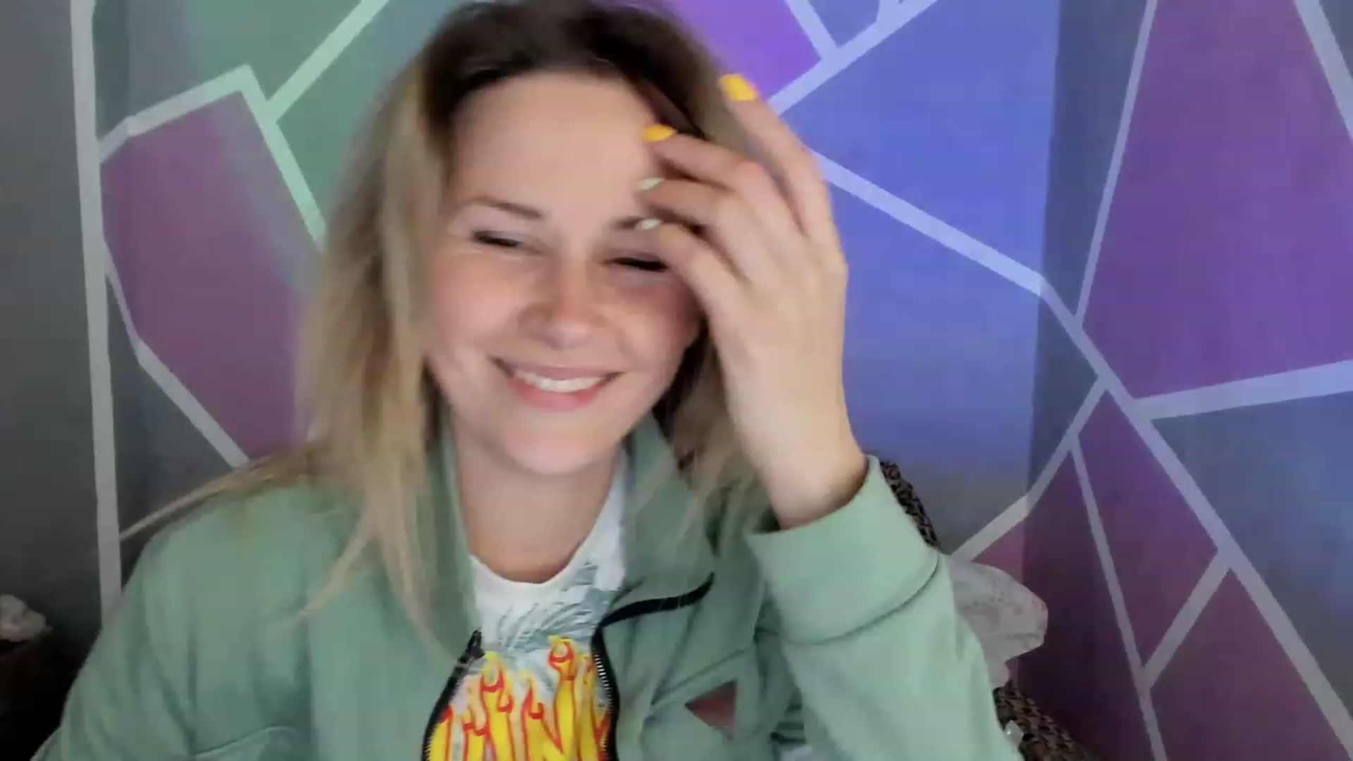 Gallery image thumbnail from Blondie_Star's myfreecams stream on, 05/18/2023, 16:38 image 10 of 20