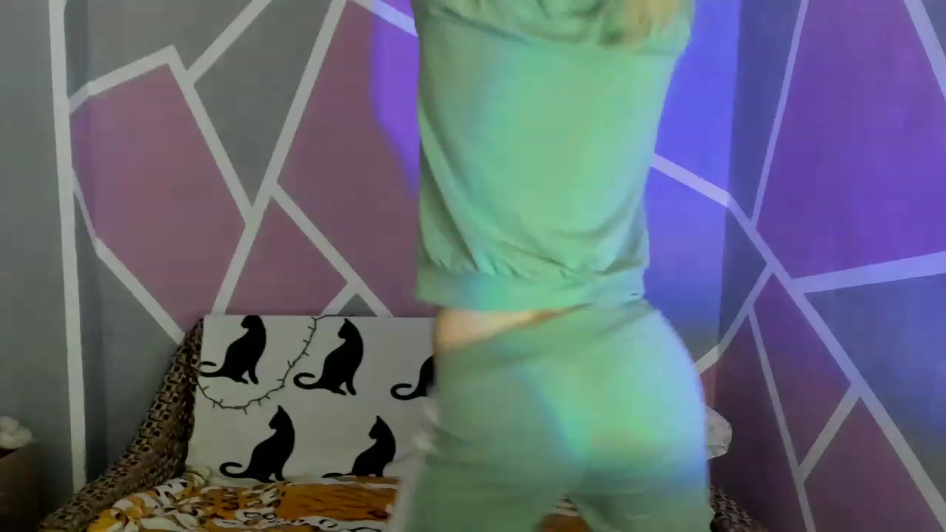 Gallery image thumbnail from Blondie_Star's myfreecams stream on, 05/20/2023, 15:09 image 8 of 20