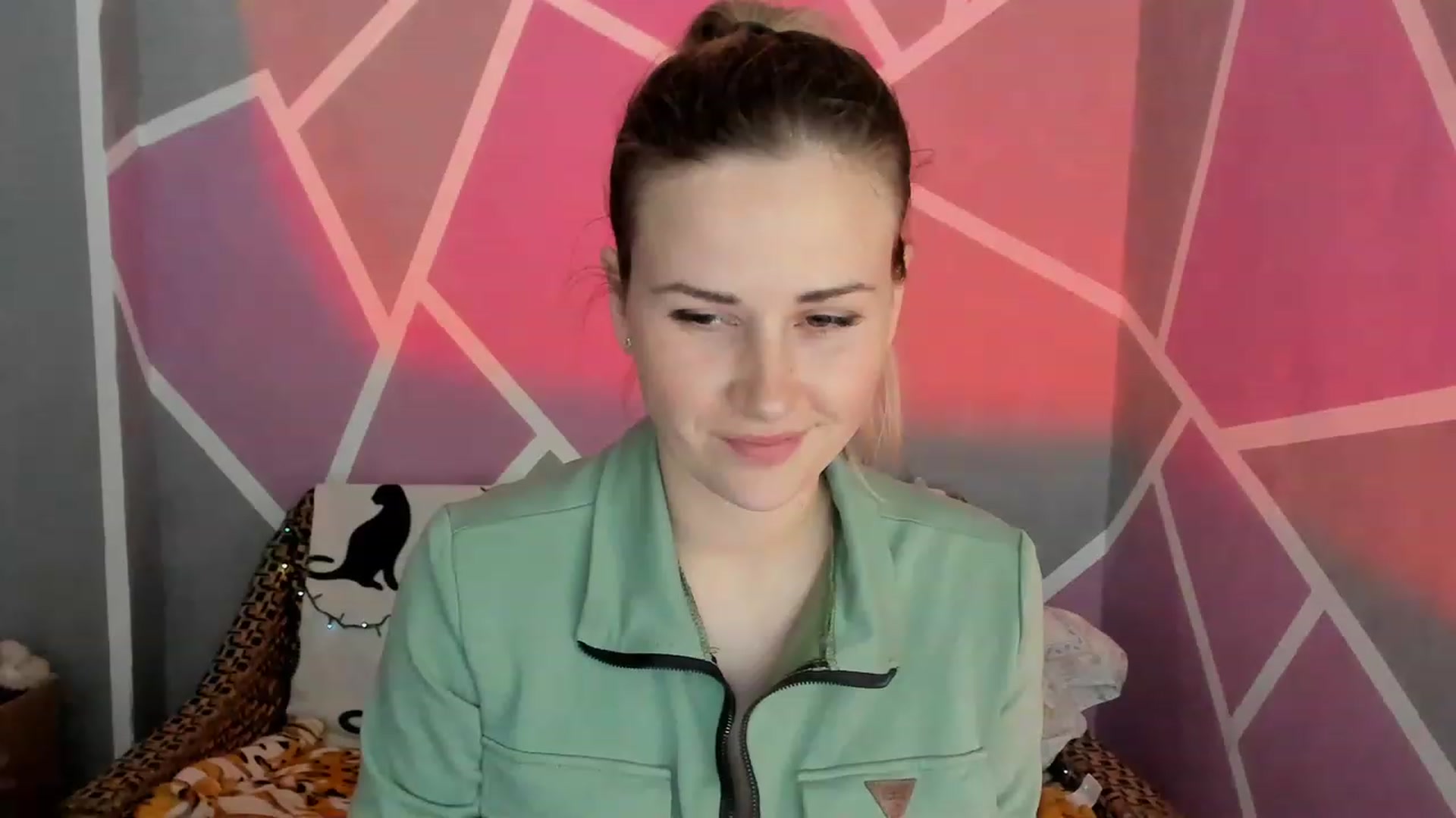 Gallery image thumbnail from Blondie_Star's myfreecams stream on, 05/20/2023, 16:37 image 4 of 20