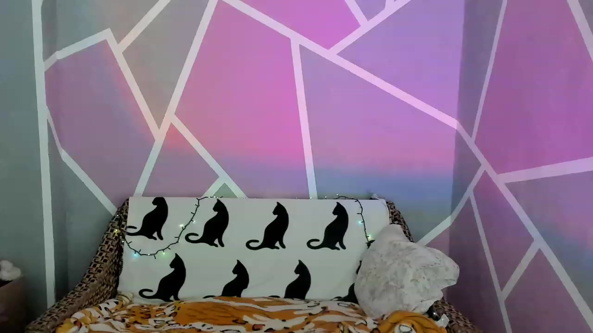 Gallery image thumbnail from Blondie_Star's myfreecams stream on, 05/22/2023, 15:35 image 4 of 20