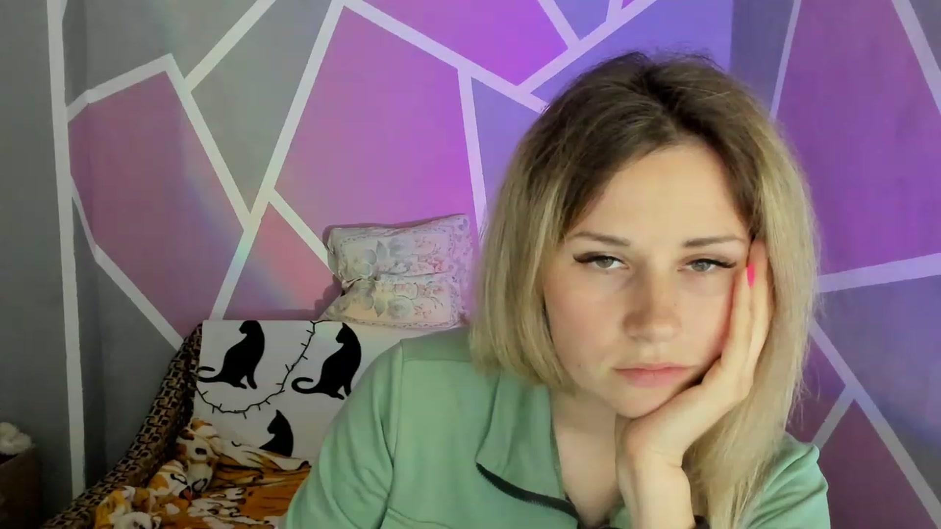 Gallery image thumbnail from Blondie_Star's myfreecams stream on, 05/30/2023, 17:46 image 18 of 20
