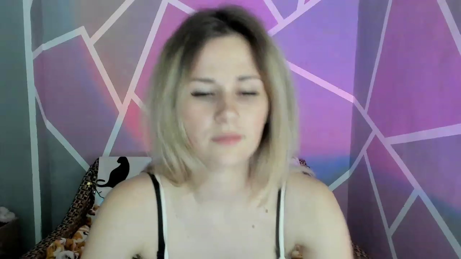 Gallery image thumbnail from Blondie_Star's myfreecams stream on, 05/30/2023, 17:46 image 8 of 20