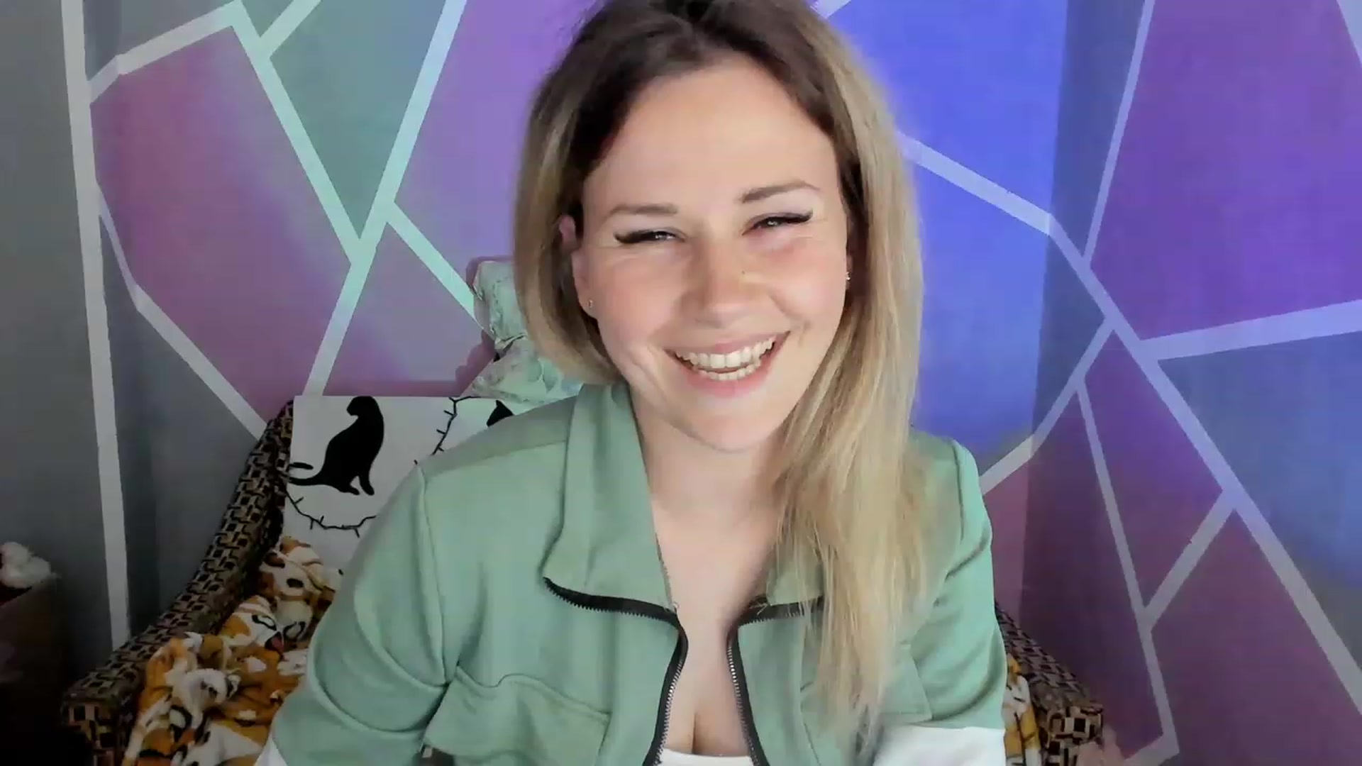 Gallery image thumbnail from Blondie_Star's myfreecams stream on, 05/30/2023, 18:30 image 12 of 20