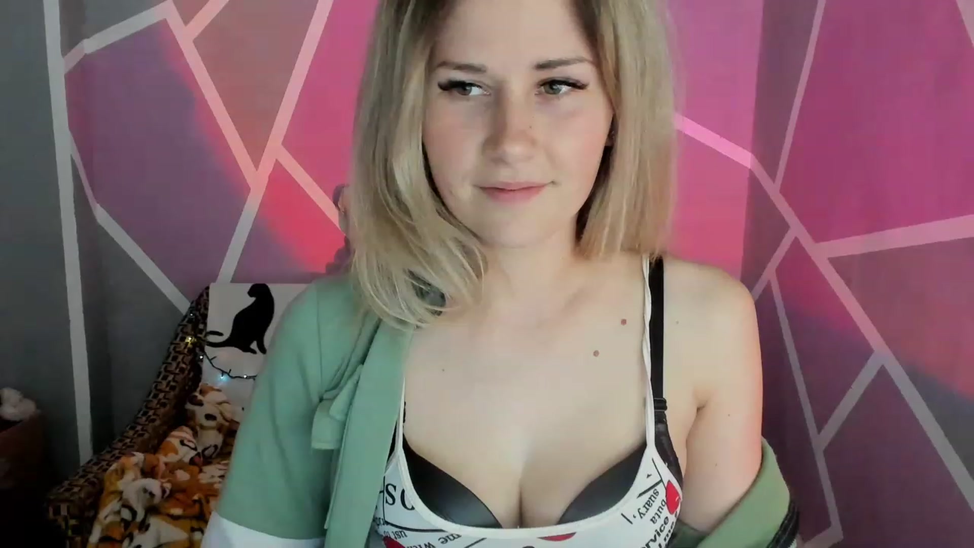 Gallery image thumbnail from Blondie_Star's myfreecams stream on, 05/30/2023, 18:30 image 16 of 20