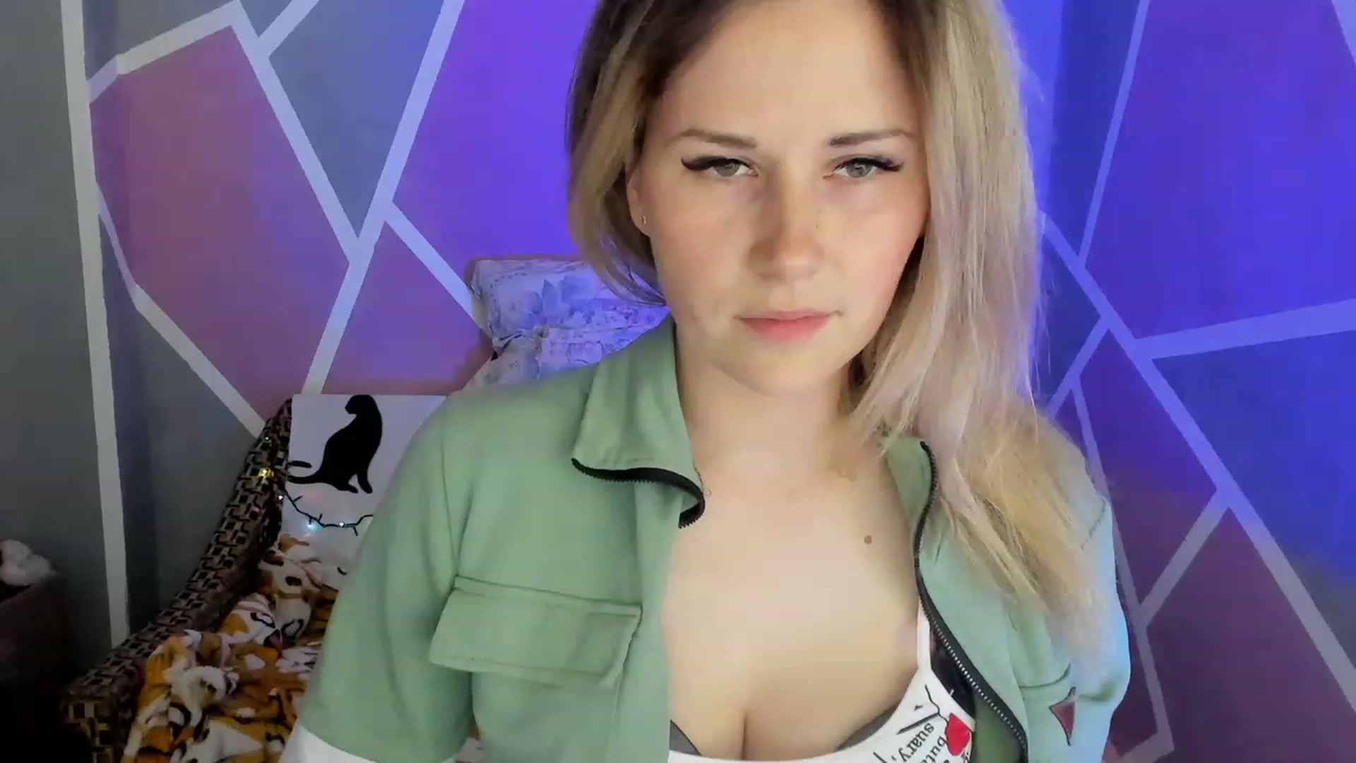 Gallery image thumbnail from Blondie_Star's myfreecams stream on, 05/30/2023, 18:30 image 19 of 20