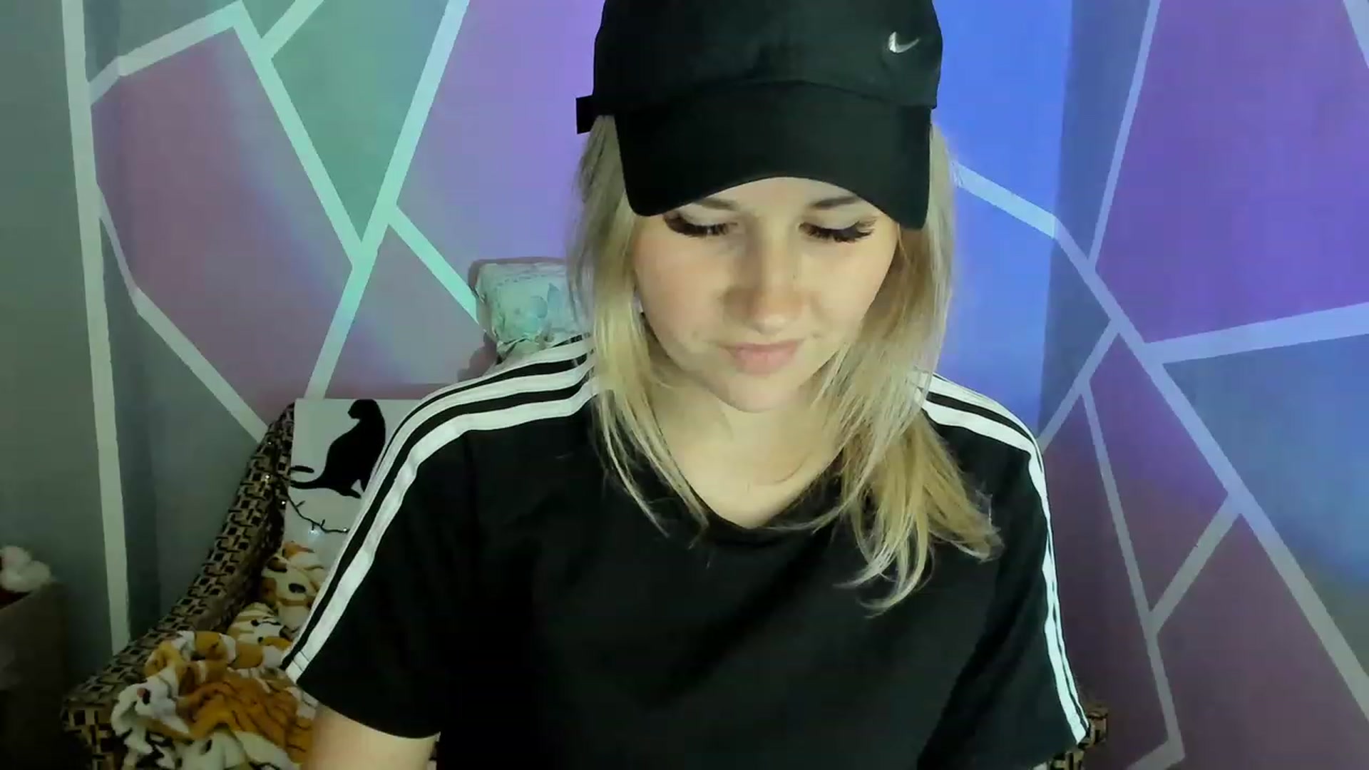 Gallery image thumbnail from Blondie_Star's myfreecams stream on, 06/01/2023, 18:06 image 17 of 20