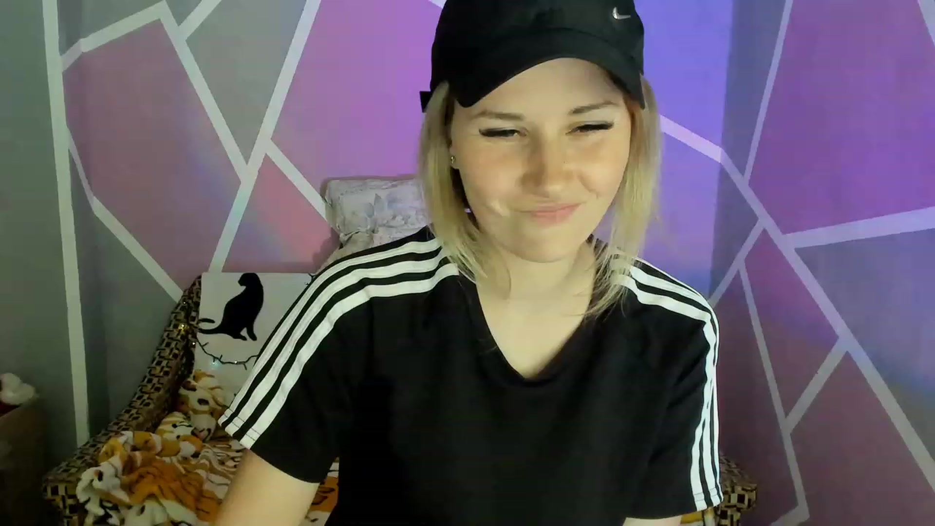 Gallery image thumbnail from Blondie_Star's myfreecams stream on, 06/01/2023, 18:06 image 14 of 20