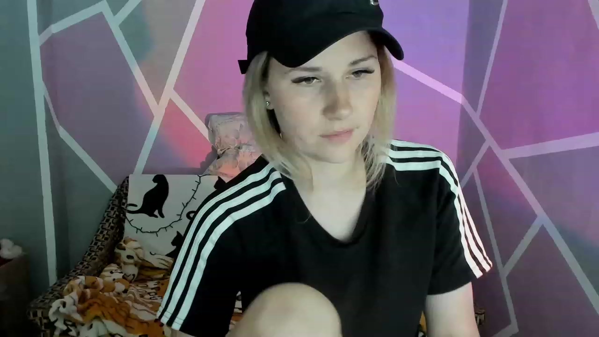 Gallery image thumbnail from Blondie_Star's myfreecams stream on, 06/01/2023, 18:06 image 10 of 20