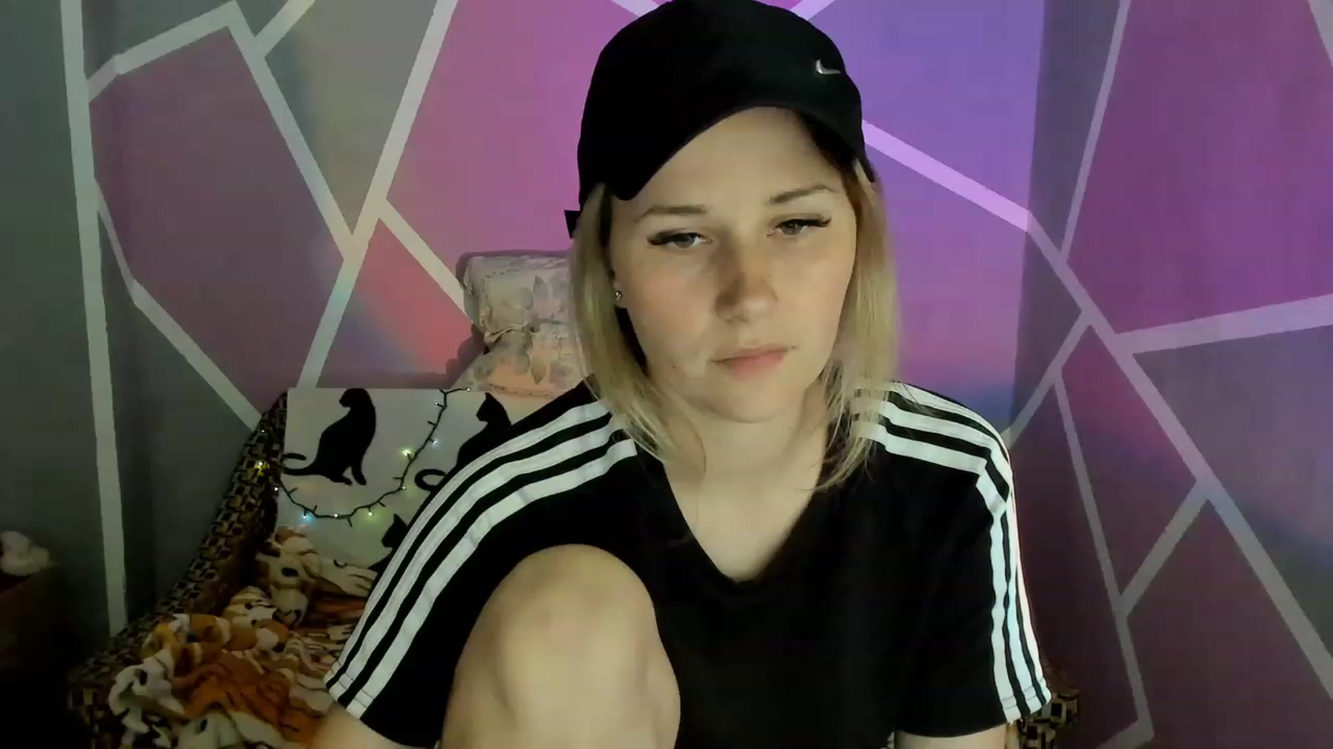 Gallery image thumbnail from Blondie_Star's myfreecams stream on, 06/01/2023, 18:06 image 13 of 20