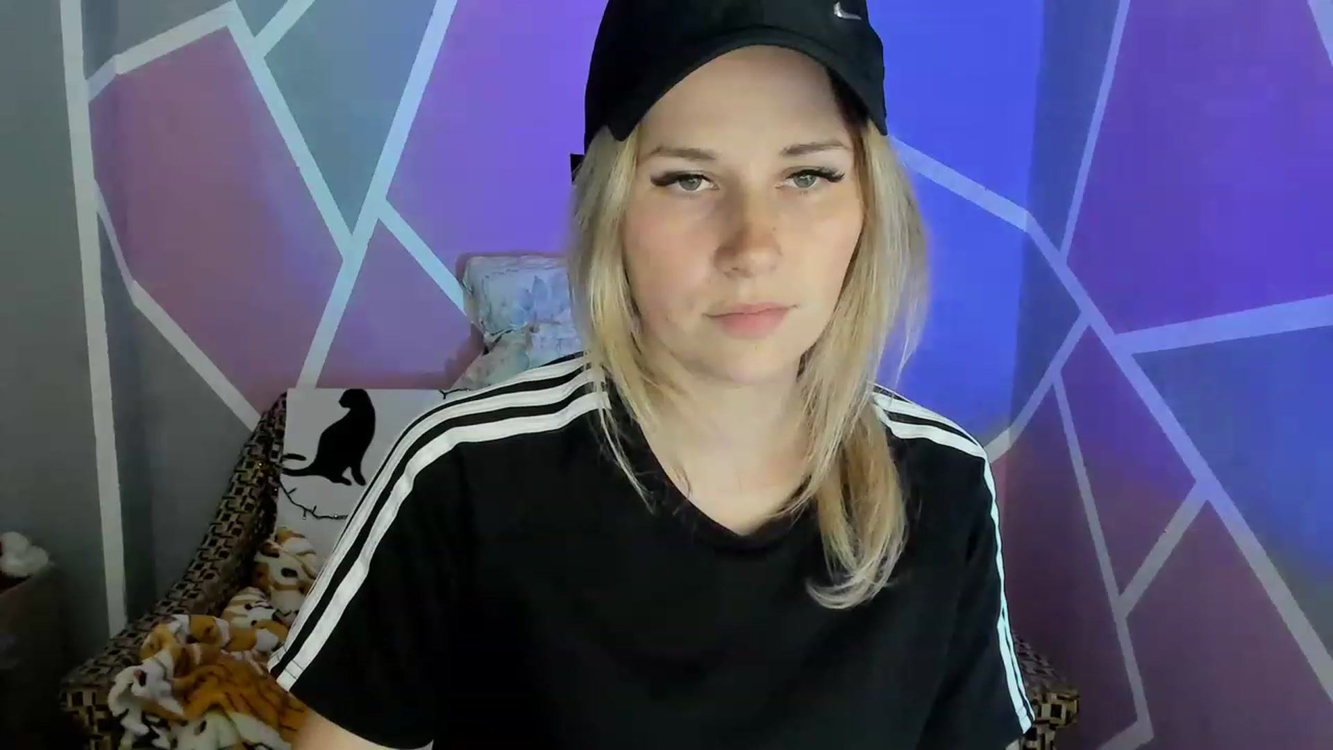 Gallery image thumbnail from Blondie_Star's myfreecams stream on, 06/01/2023, 18:06 image 16 of 20