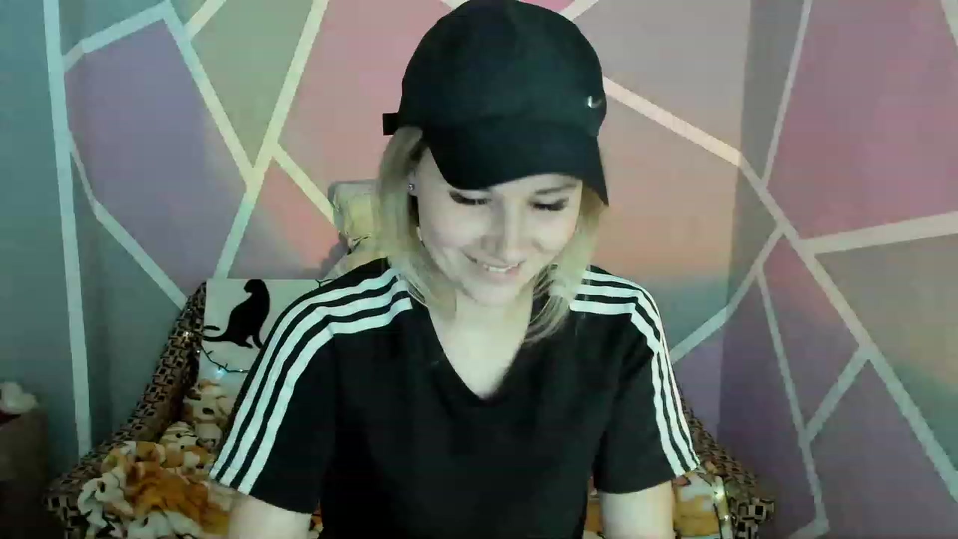 Gallery image thumbnail from Blondie_Star's myfreecams stream on, 06/01/2023, 18:06 image 9 of 20