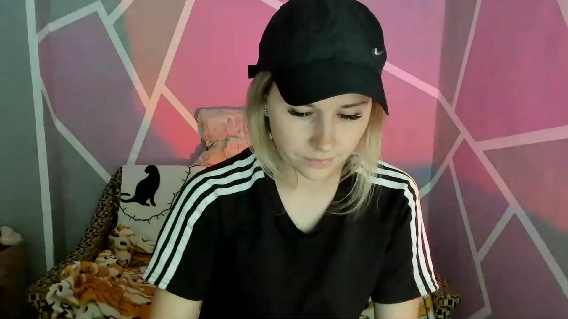 Gallery image thumbnail from Blondie_Star's myfreecams stream on, 06/01/2023, 18:06 image 11 of 20