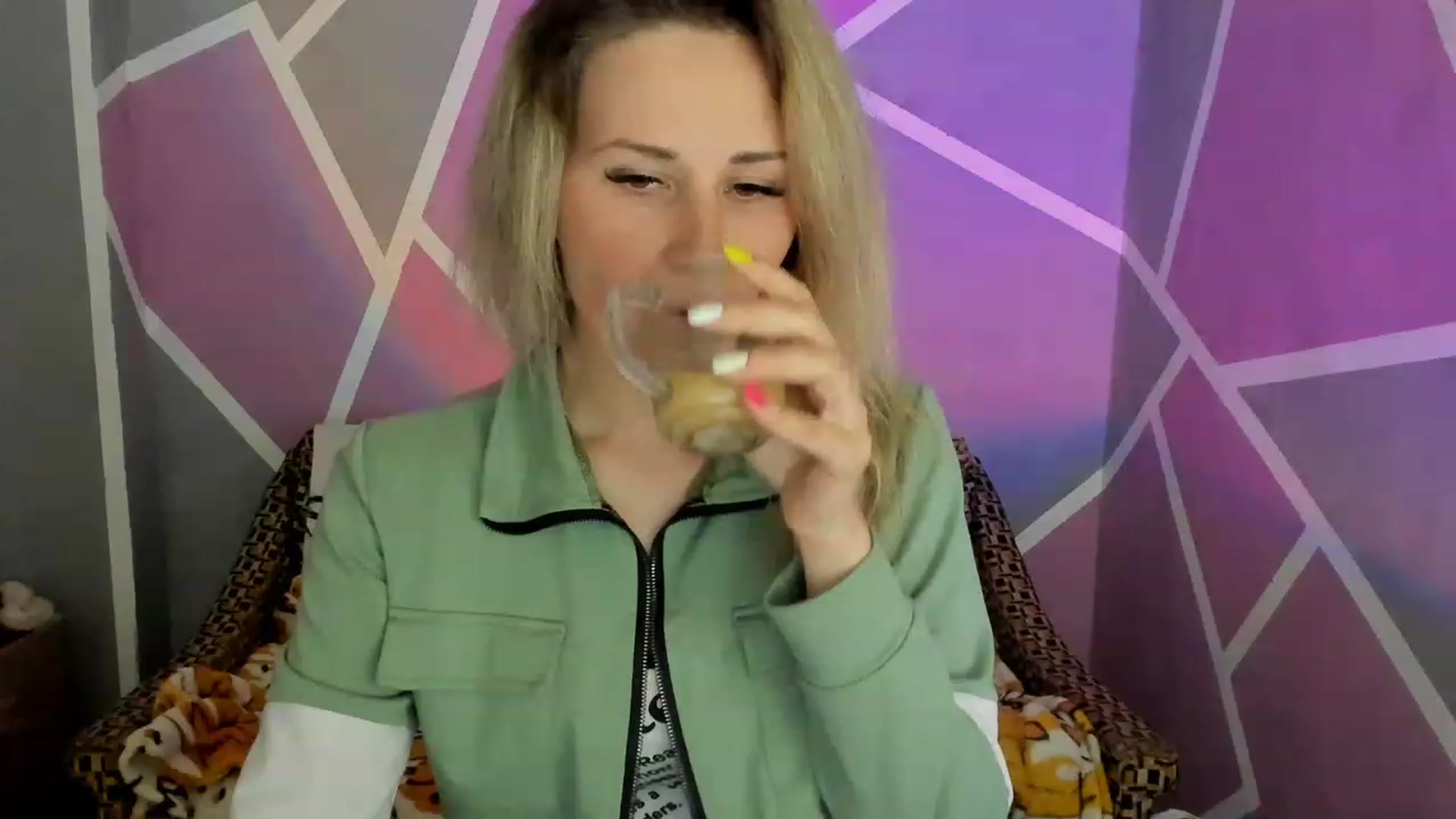 Gallery image thumbnail from Blondie_Star's myfreecams stream on, 06/05/2023, 17:28 image 13 of 20