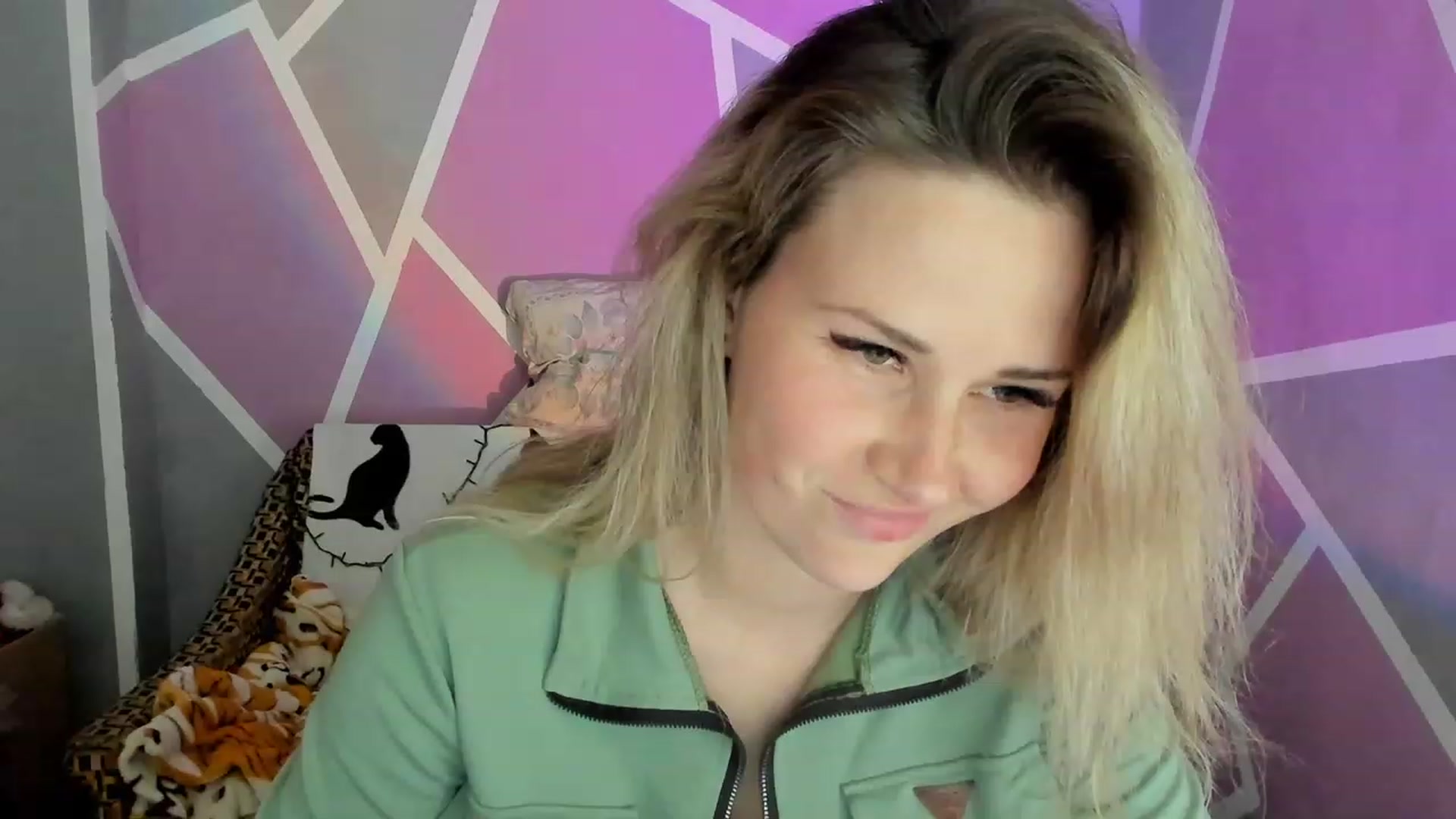 Gallery image thumbnail from Blondie_Star's myfreecams stream on, 06/05/2023, 17:28 image 8 of 20