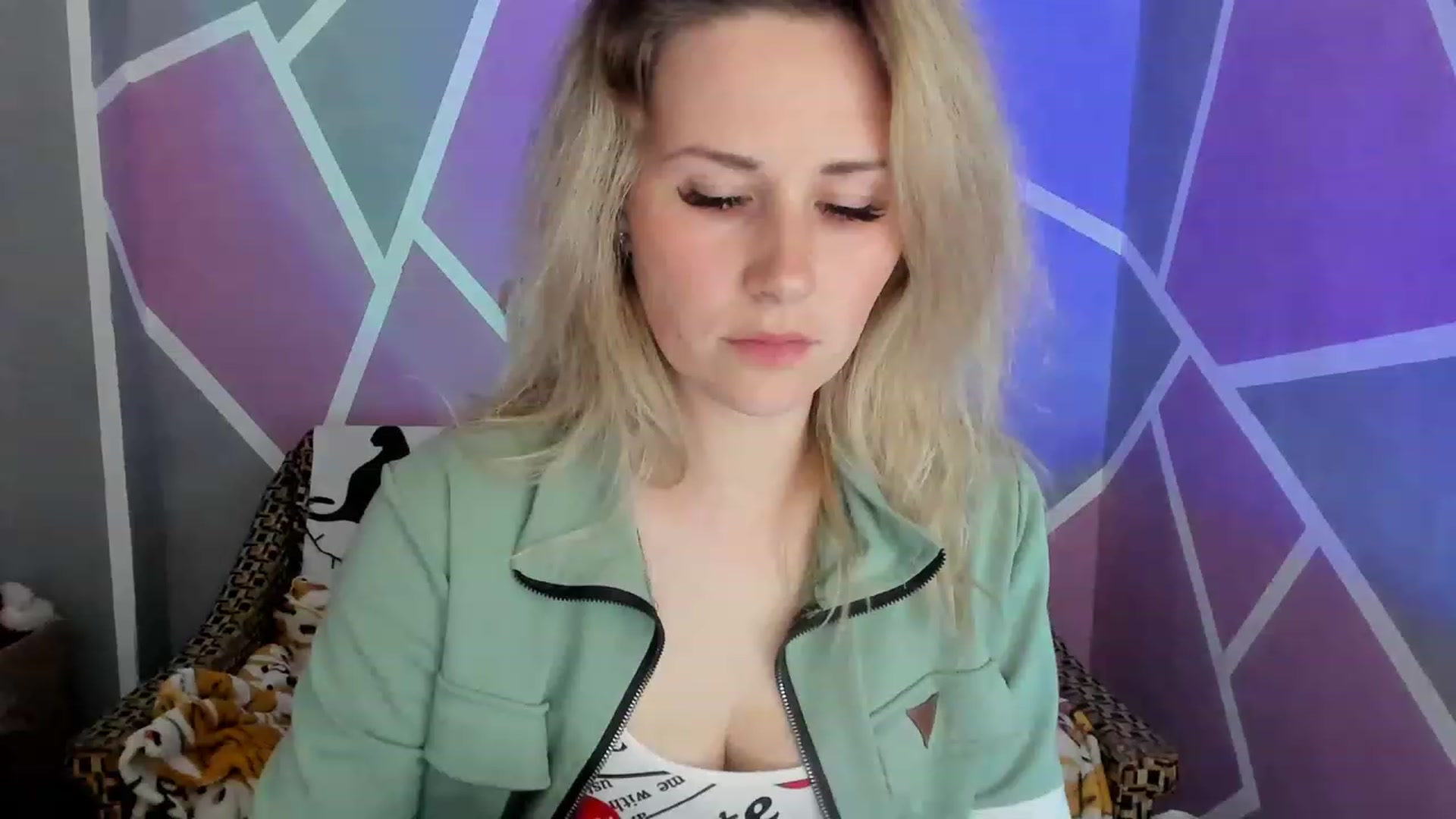 Gallery image thumbnail from Blondie_Star's myfreecams stream on, 06/05/2023, 17:38 image 3 of 20
