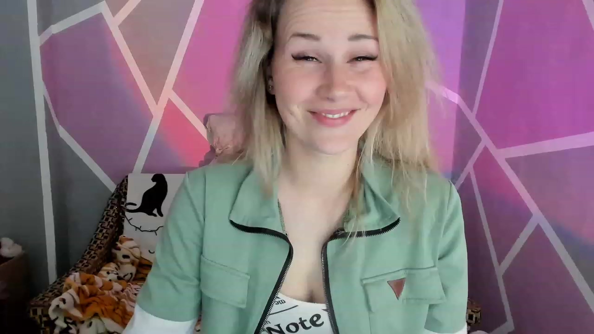 Gallery image thumbnail from Blondie_Star's myfreecams stream on, 06/05/2023, 17:38 image 10 of 20