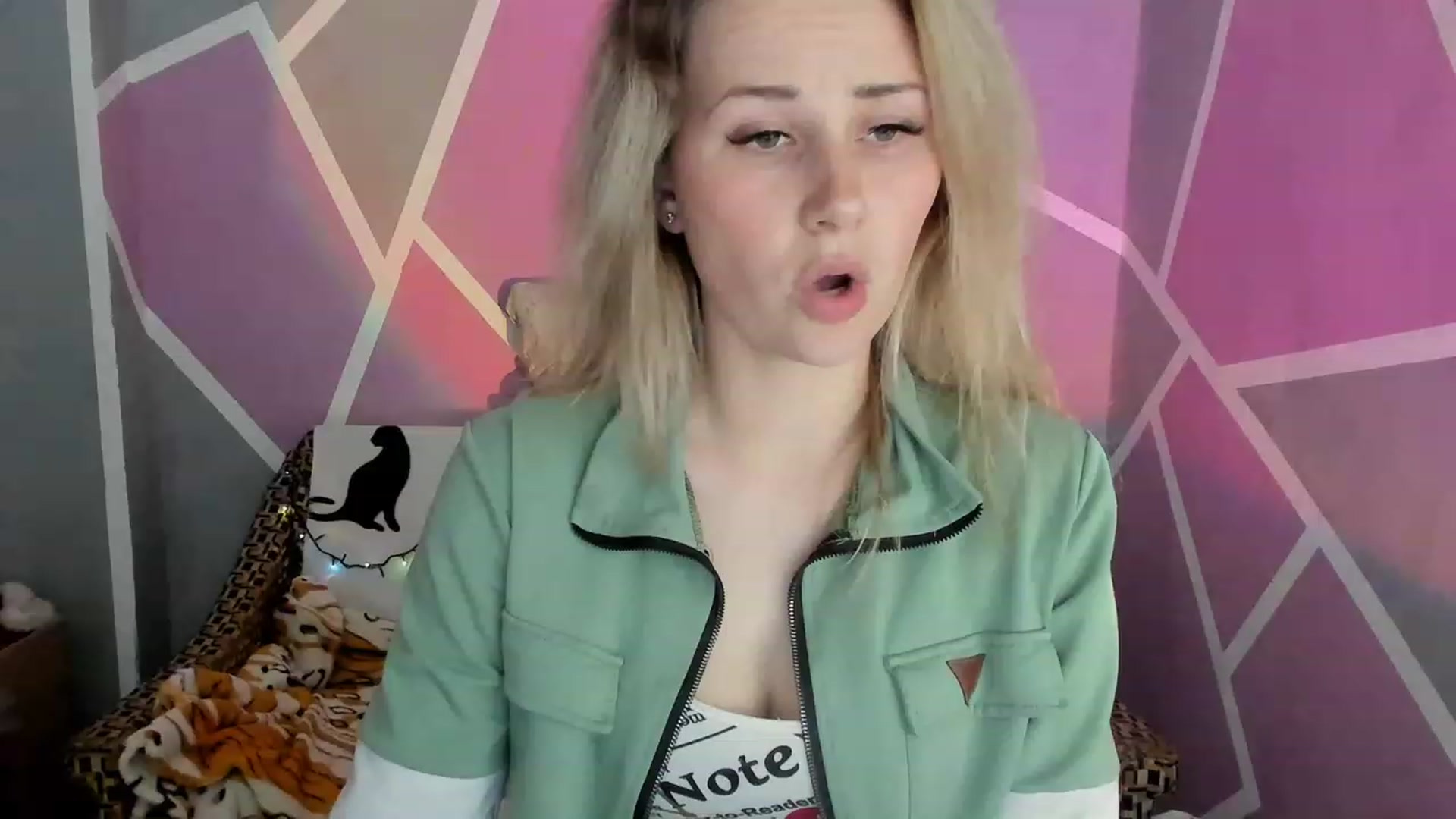 Gallery image thumbnail from Blondie_Star's myfreecams stream on, 06/05/2023, 17:38 image 13 of 20