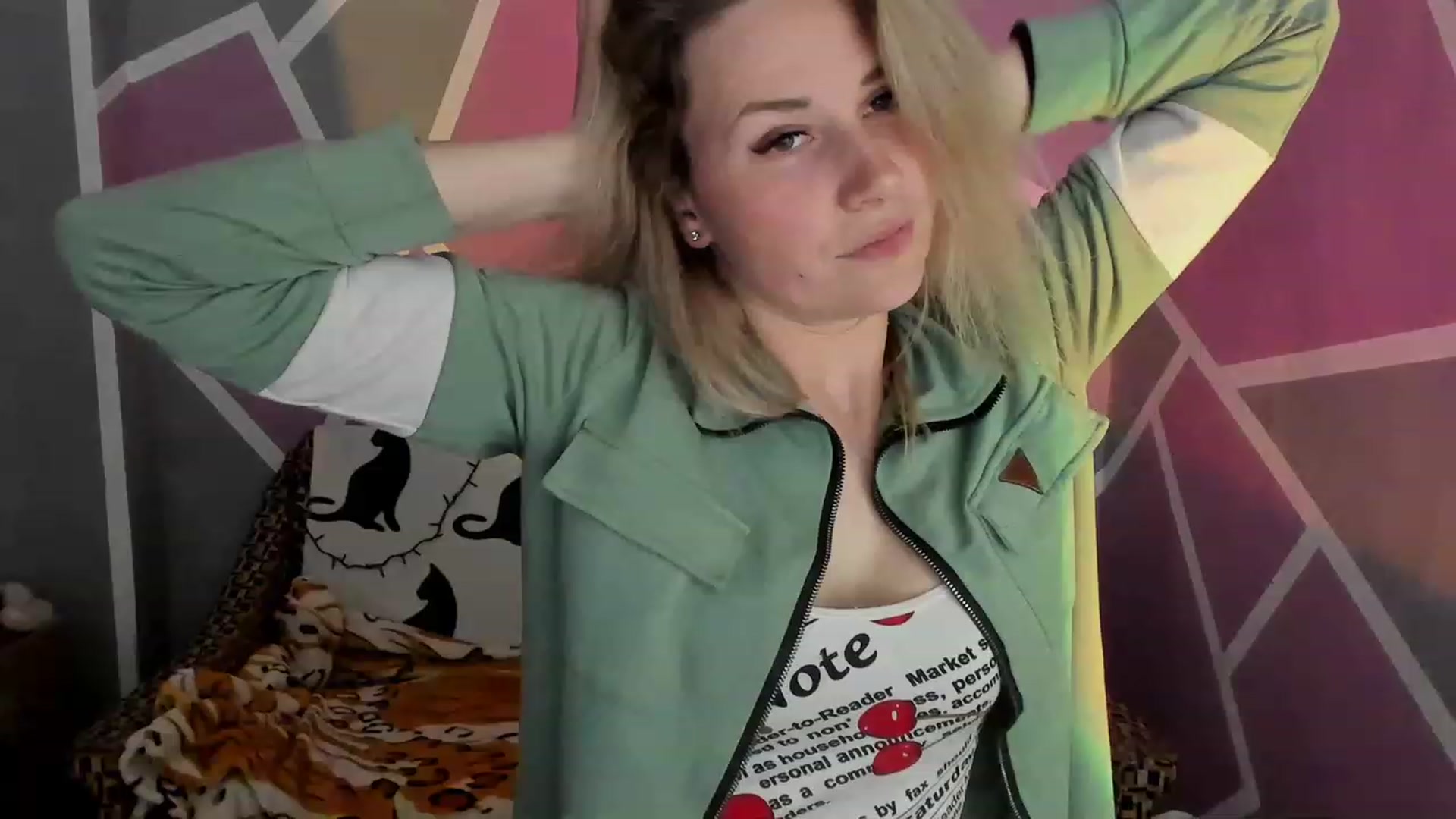 Gallery image thumbnail from Blondie_Star's myfreecams stream on, 06/05/2023, 17:38 image 16 of 20