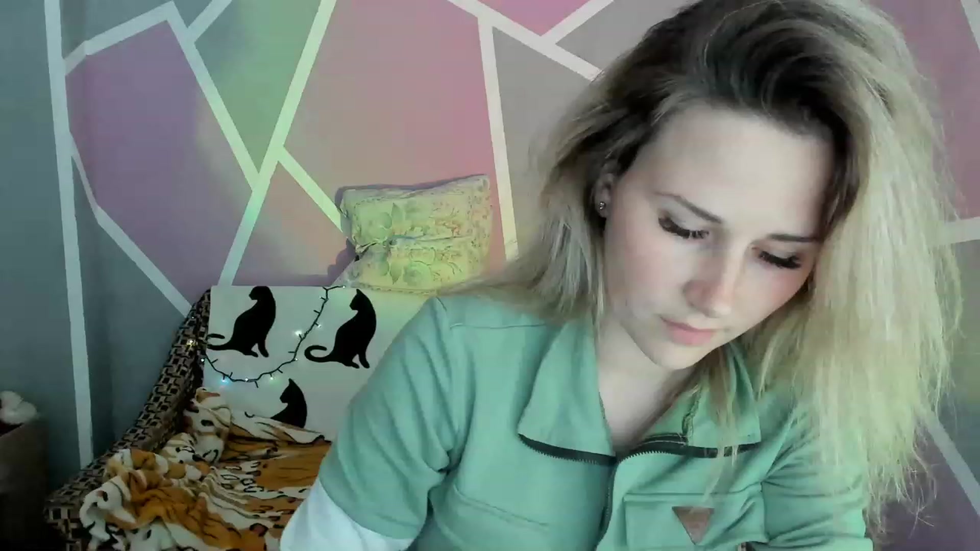 Gallery image thumbnail from Blondie_Star's myfreecams stream on, 06/05/2023, 17:38 image 18 of 20
