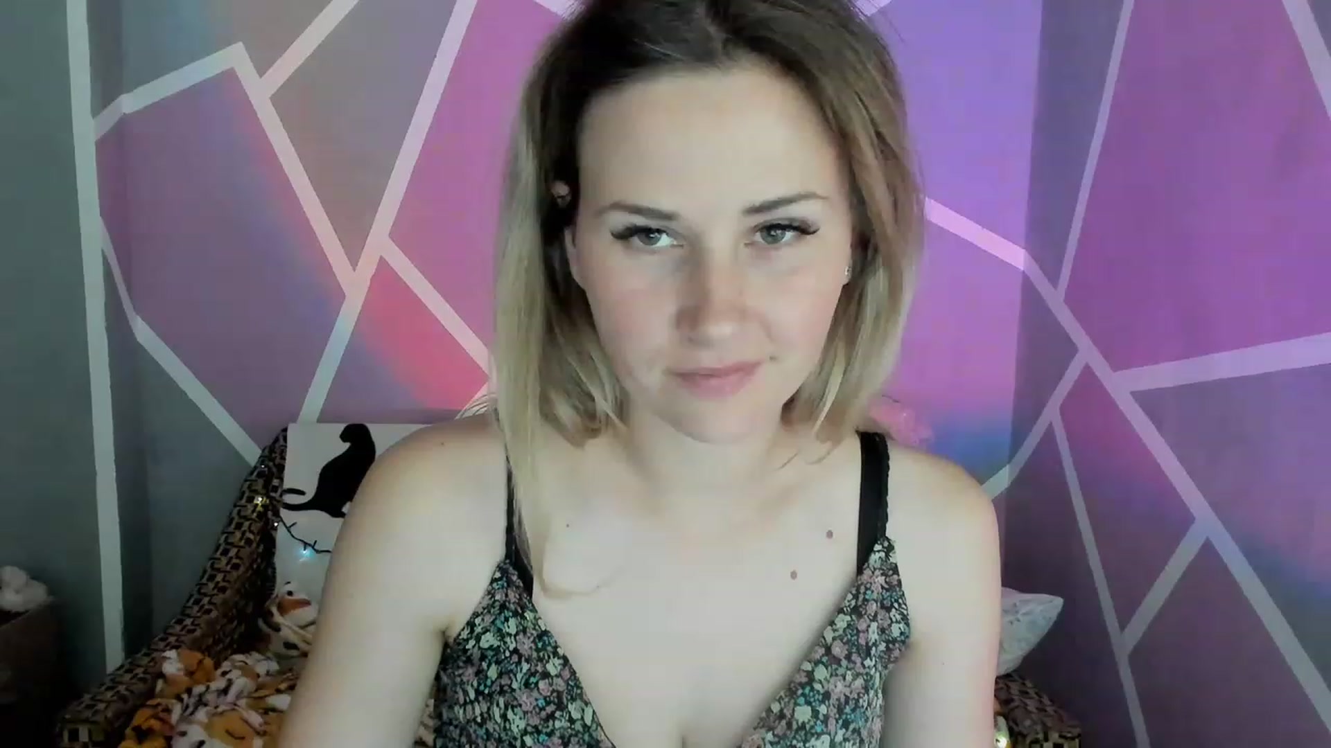 Gallery image thumbnail from Blondie_Star's myfreecams stream on, 06/16/2023, 13:33 image 6 of 20