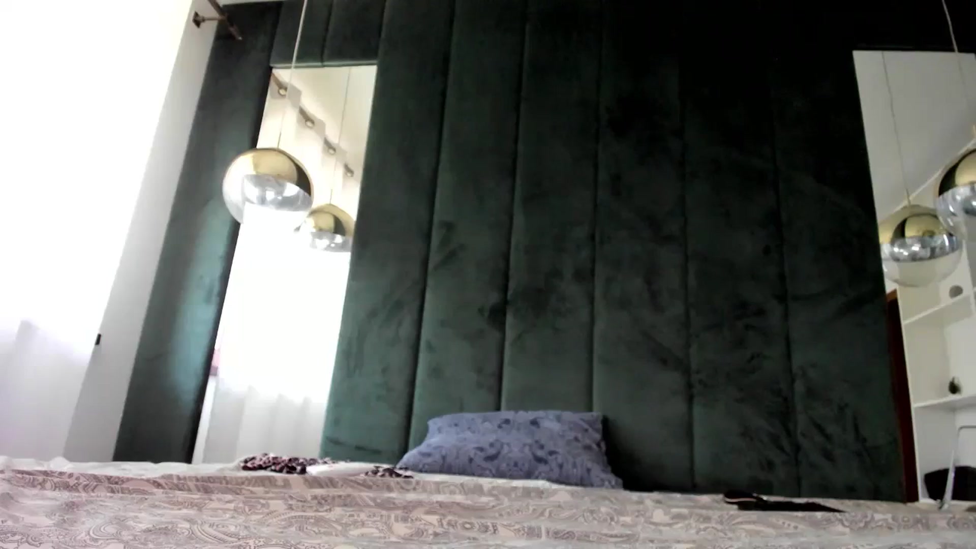 Gallery image thumbnail from Blondie_quinn's myfreecams stream on, 08/21/2023, 10:41 image 8 of 20