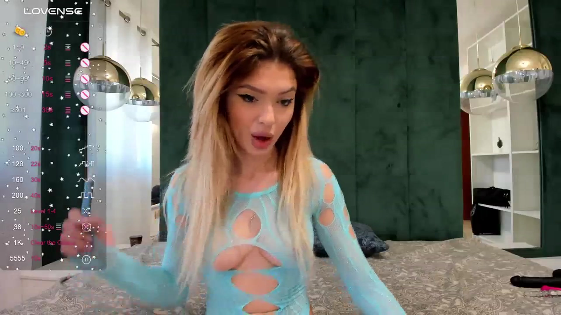 Gallery image thumbnail from Blondie_quinn's myfreecams stream on, 03/26/2024, 10:36 image 4 of 20