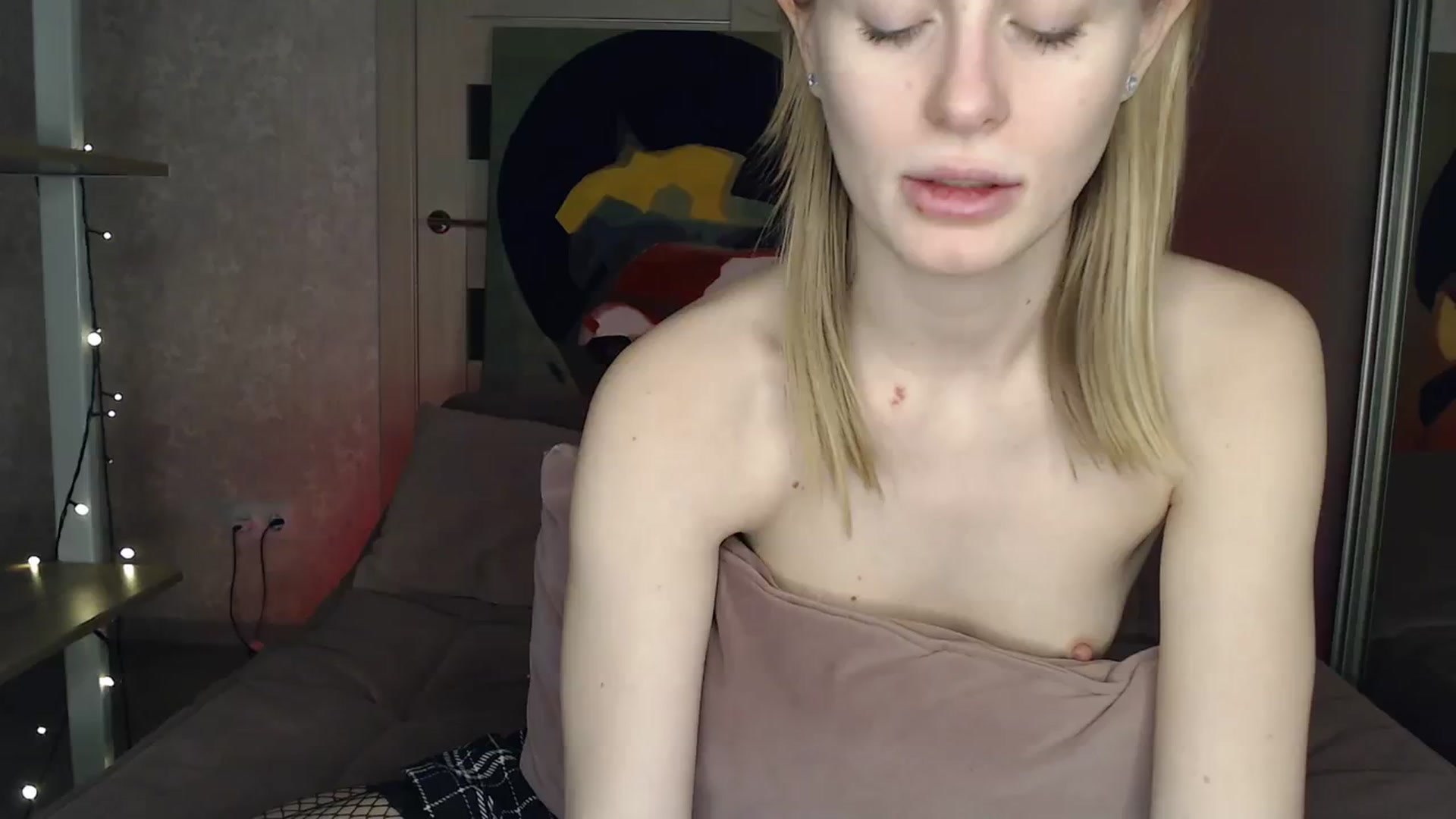 Gallery image thumbnail from Blondino4ka07's myfreecams stream on, 03/18/2024, 19:00 image 20 of 20