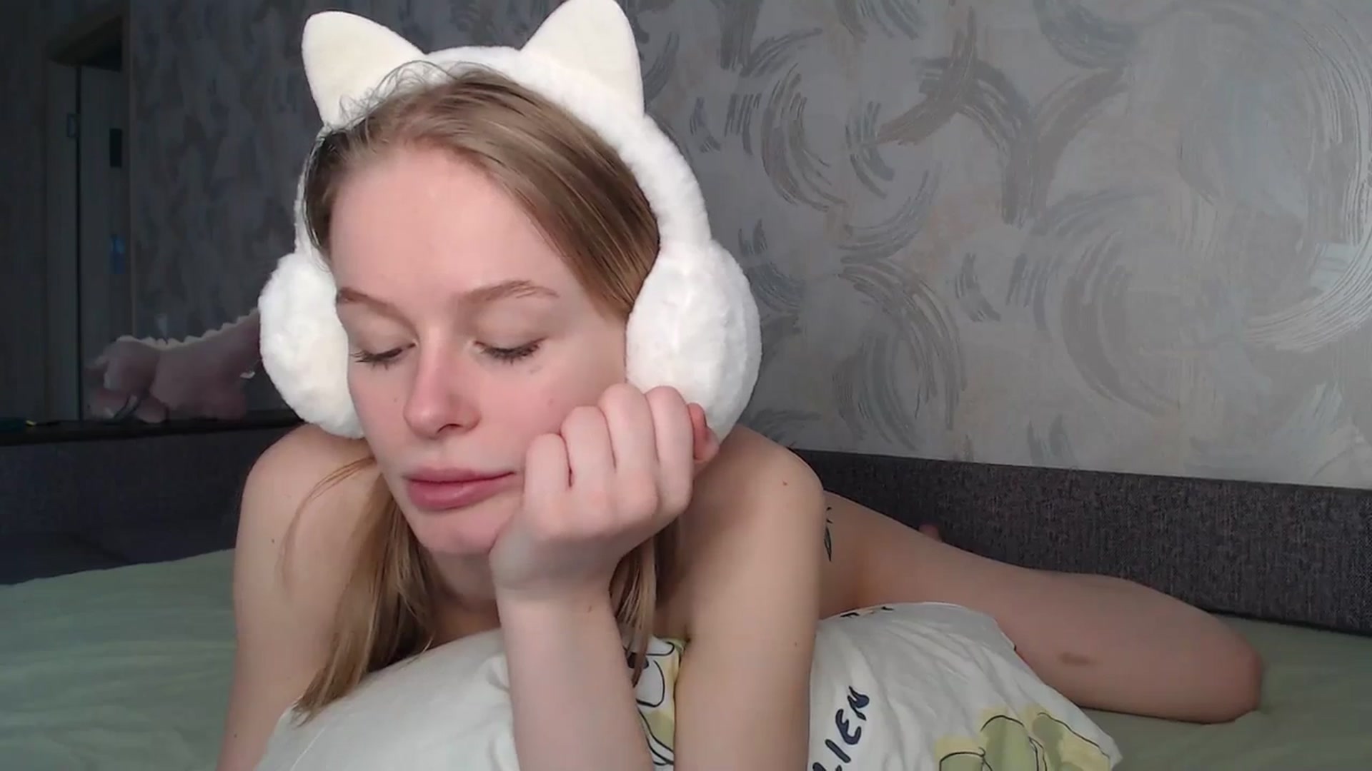 Gallery image thumbnail from Blondino4ka07's myfreecams stream on, 03/31/2024, 10:52 image 7 of 20