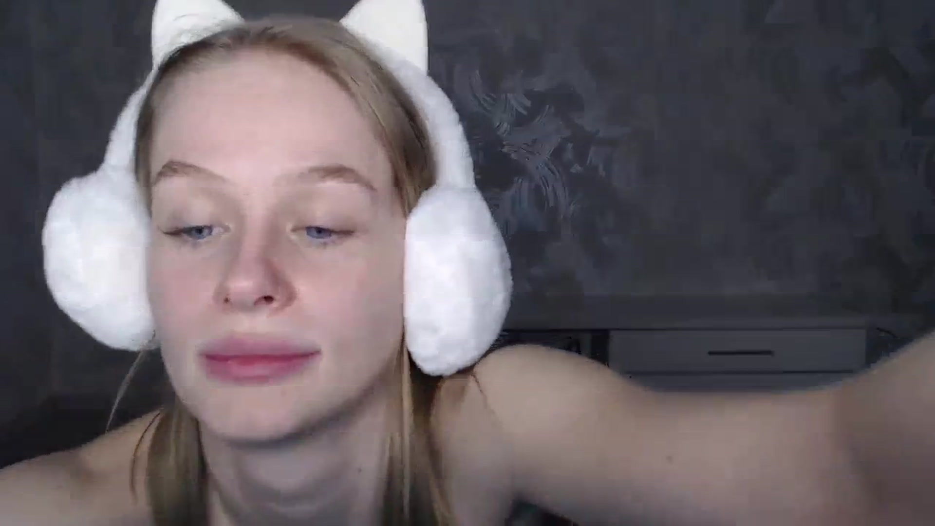 Gallery image thumbnail from Blondino4ka07's myfreecams stream on, 03/31/2024, 17:08 image 6 of 20