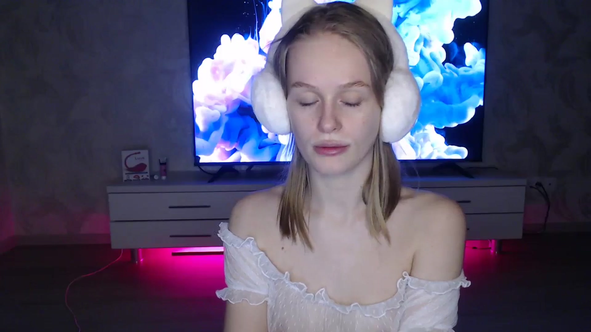 Gallery image thumbnail from Blondino4ka07's myfreecams stream on, 03/31/2024, 21:29 image 4 of 20