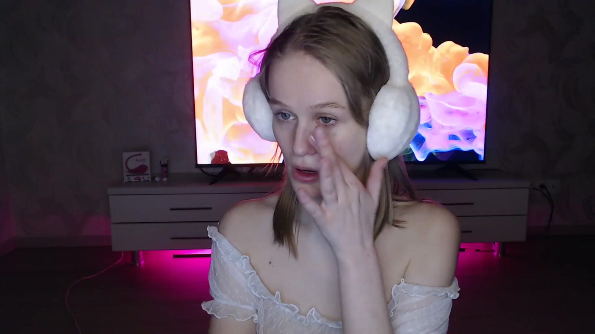Gallery image thumbnail from Blondino4ka07's myfreecams stream on, 03/31/2024, 21:29 image 1 of 20