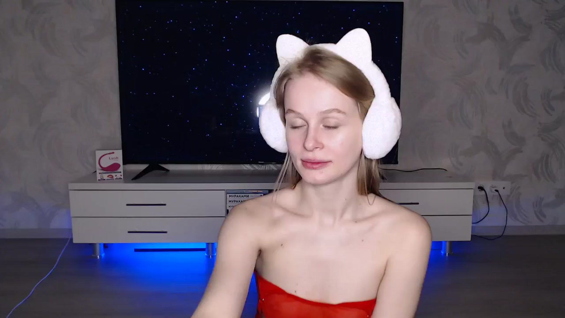 Gallery image thumbnail from Blondino4ka07's myfreecams stream on, 04/05/2024, 18:22 image 6 of 20