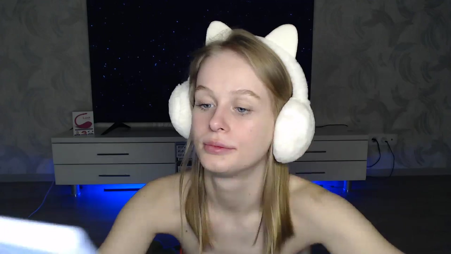 Gallery image thumbnail from Blondino4ka07's myfreecams stream on, 04/05/2024, 18:22 image 11 of 20