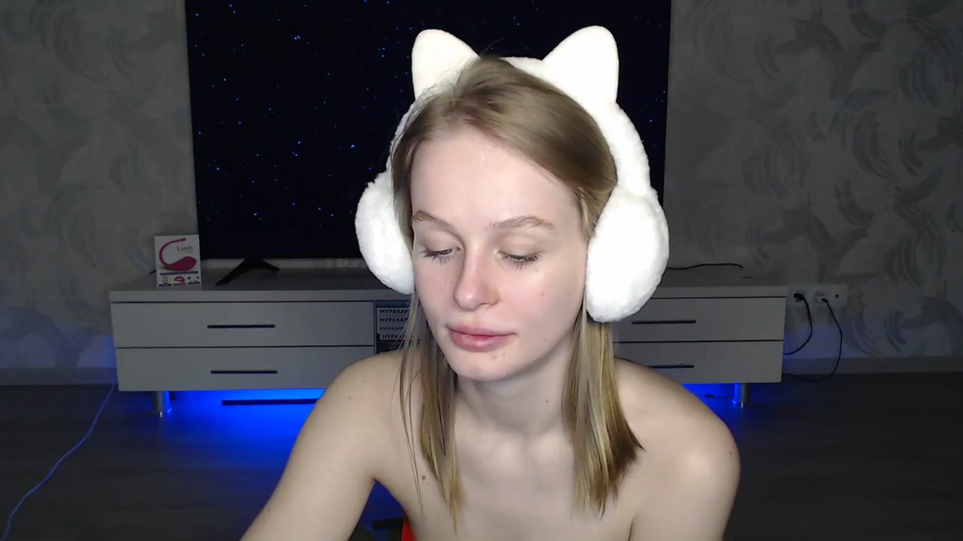 Gallery image thumbnail from Blondino4ka07's myfreecams stream on, 04/05/2024, 18:22 image 10 of 20