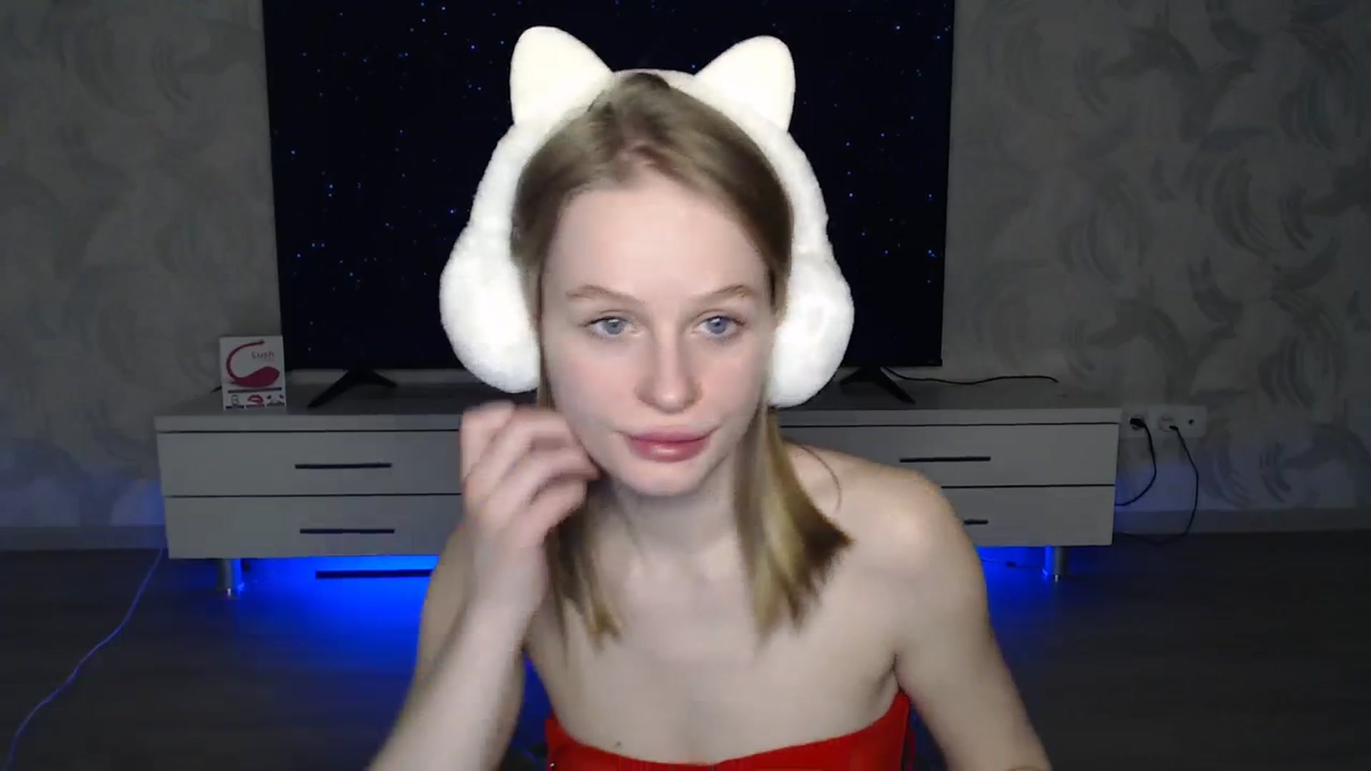 Gallery image thumbnail from Blondino4ka07's myfreecams stream on, 04/05/2024, 18:22 image 12 of 20