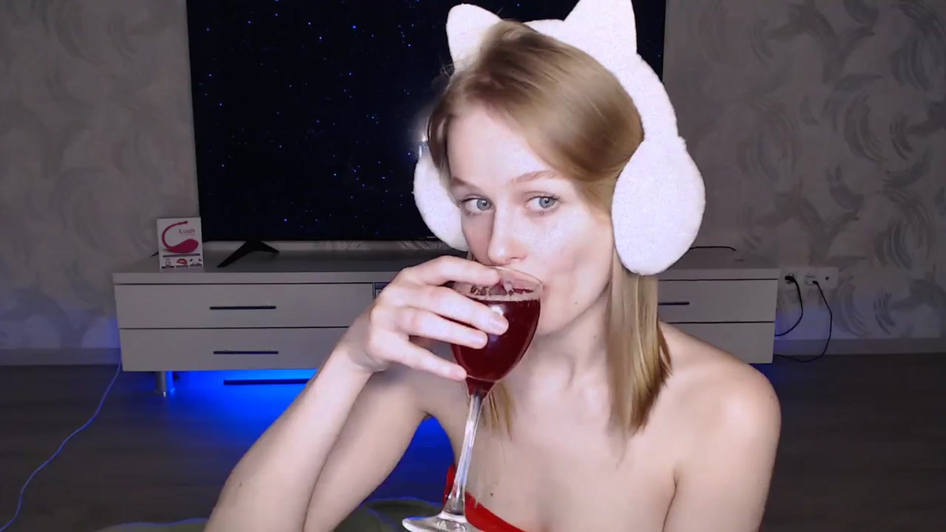 Gallery image thumbnail from Blondino4ka07's myfreecams stream on, 04/05/2024, 18:22 image 18 of 20