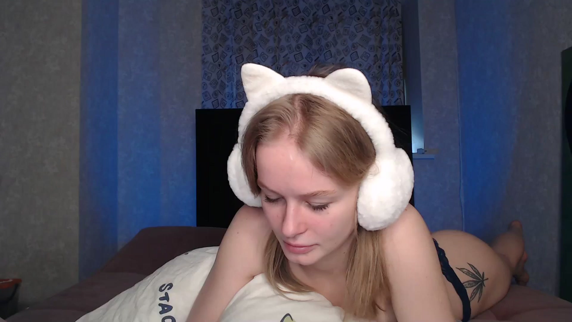 Gallery image thumbnail from Blondino4ka07's myfreecams stream on, 04/10/2024, 06:58 image 2 of 20