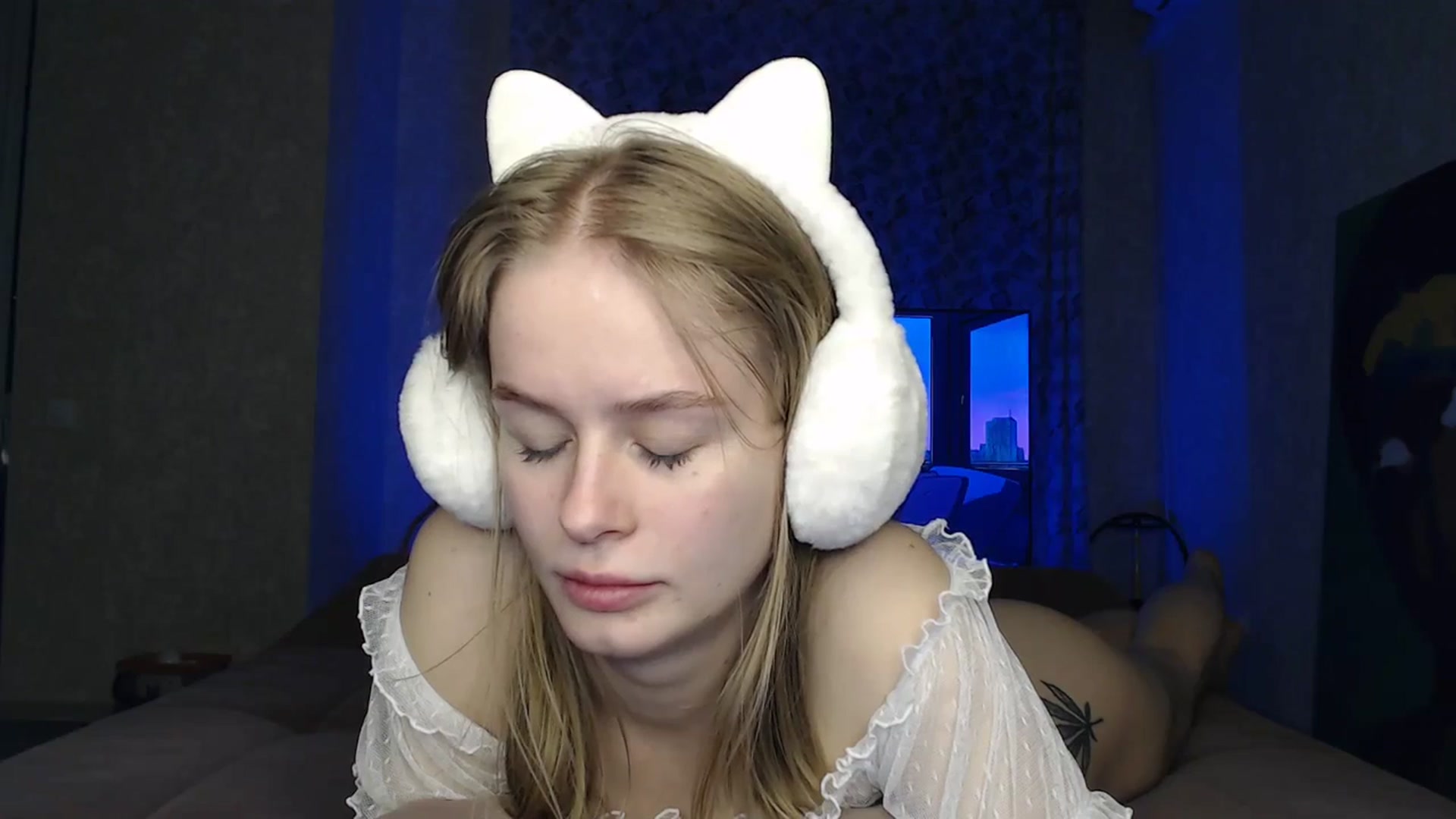 Gallery image thumbnail from Blondino4ka07's myfreecams stream on, 04/12/2024, 18:00 image 7 of 20