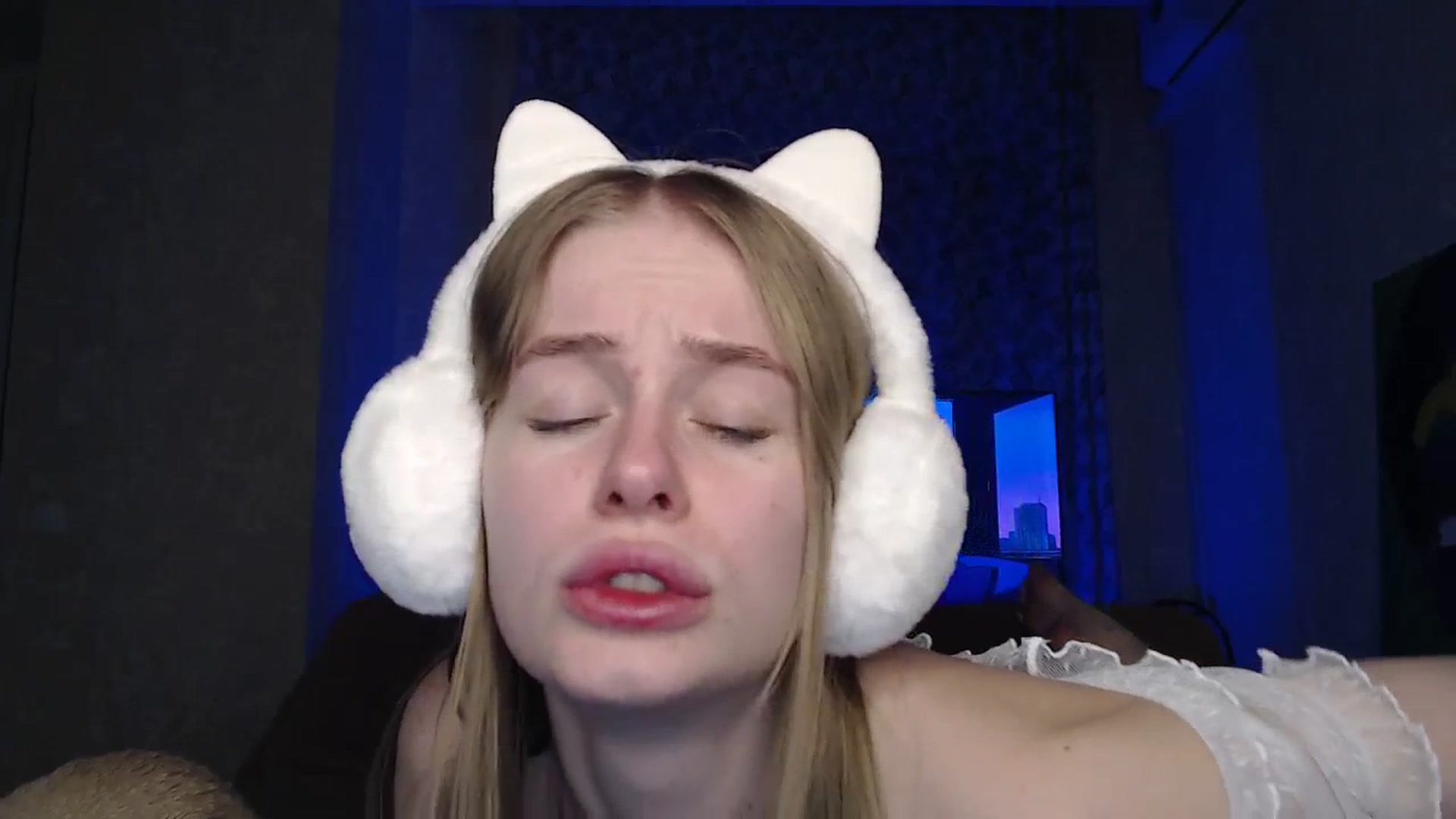 Gallery image thumbnail from Blondino4ka07's myfreecams stream on, 04/12/2024, 20:58 image 3 of 20
