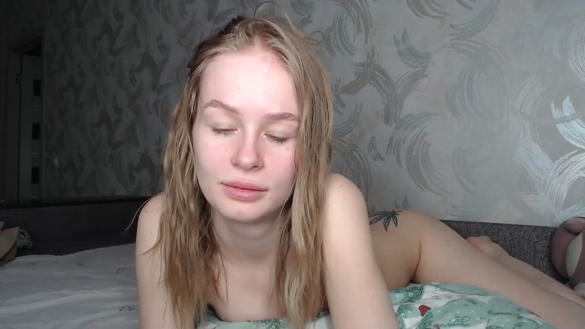 Gallery image thumbnail from Blondino4ka07's myfreecams stream on, 04/14/2024, 22:27 image 16 of 20