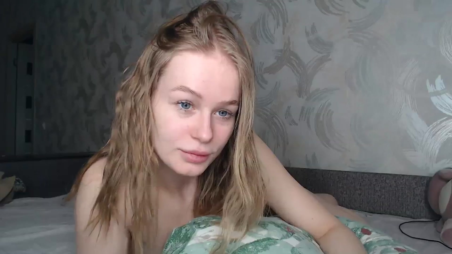 Gallery image thumbnail from Blondino4ka07's myfreecams stream on, 04/14/2024, 22:27 image 3 of 20
