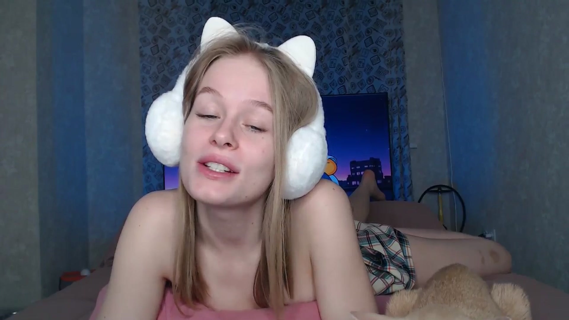 Gallery image thumbnail from Blondino4ka07's myfreecams stream on, 04/24/2024, 06:06 image 19 of 20