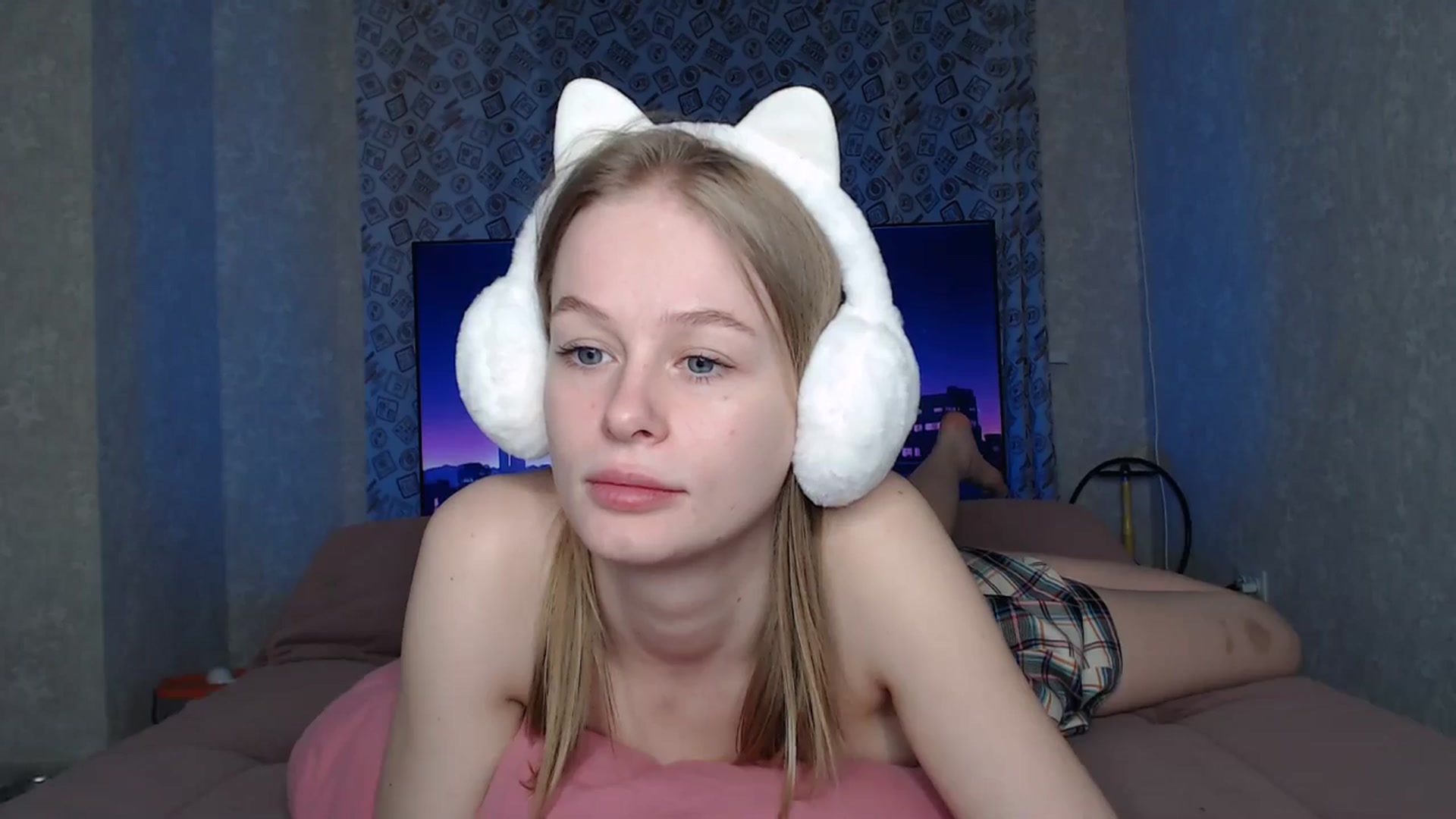 Gallery image thumbnail from Blondino4ka07's myfreecams stream on, 04/24/2024, 06:06 image 4 of 20