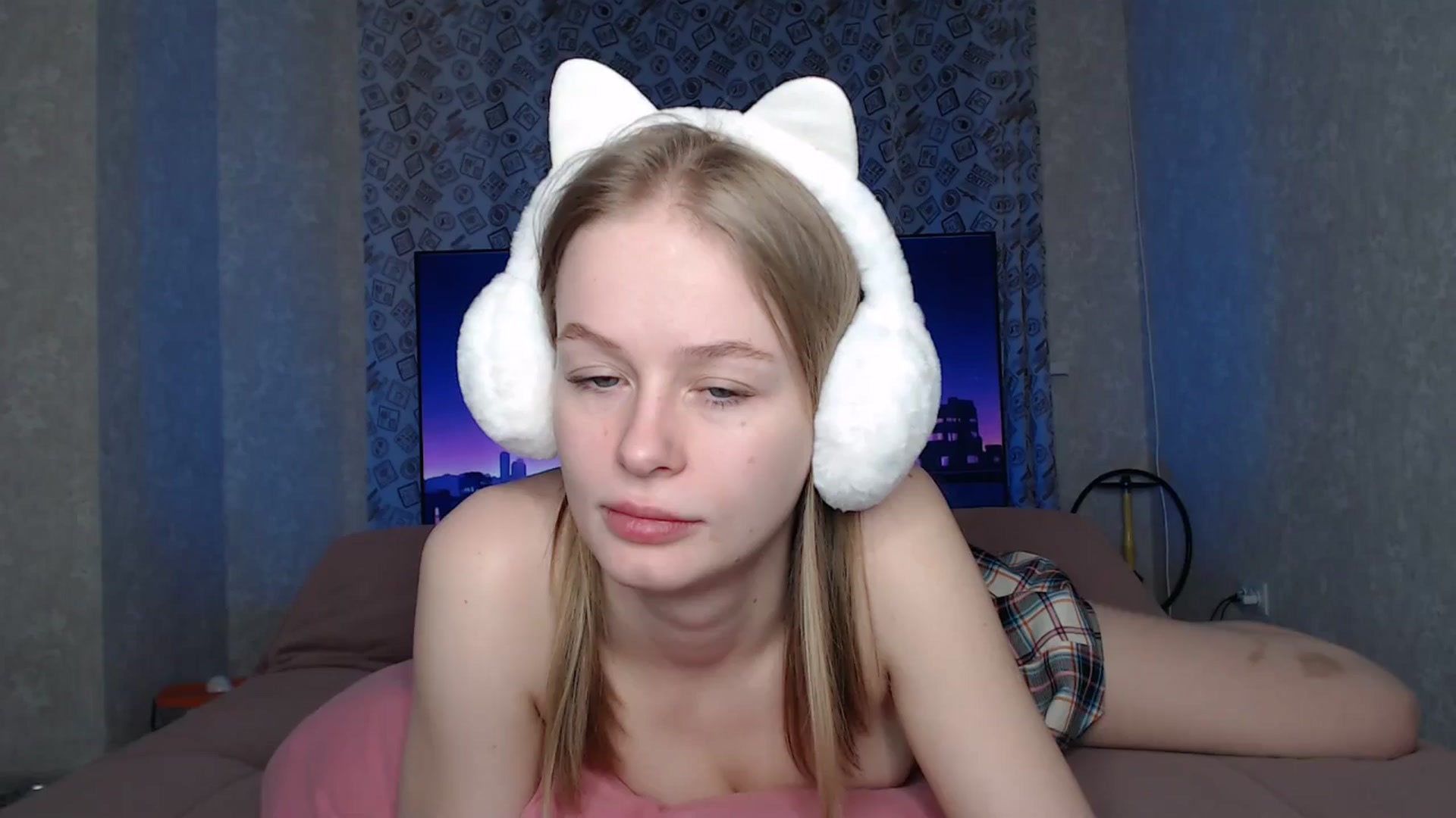 Gallery image thumbnail from Blondino4ka07's myfreecams stream on, 04/24/2024, 06:06 image 9 of 20